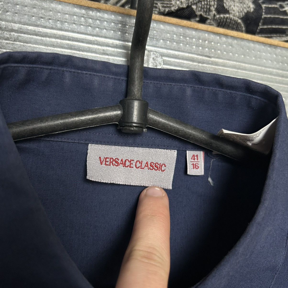 Versace Luxury Versace Classic small logo button designer VTG shirt Size US L / EU 52-54 / 3 - 5 Thumbnail
