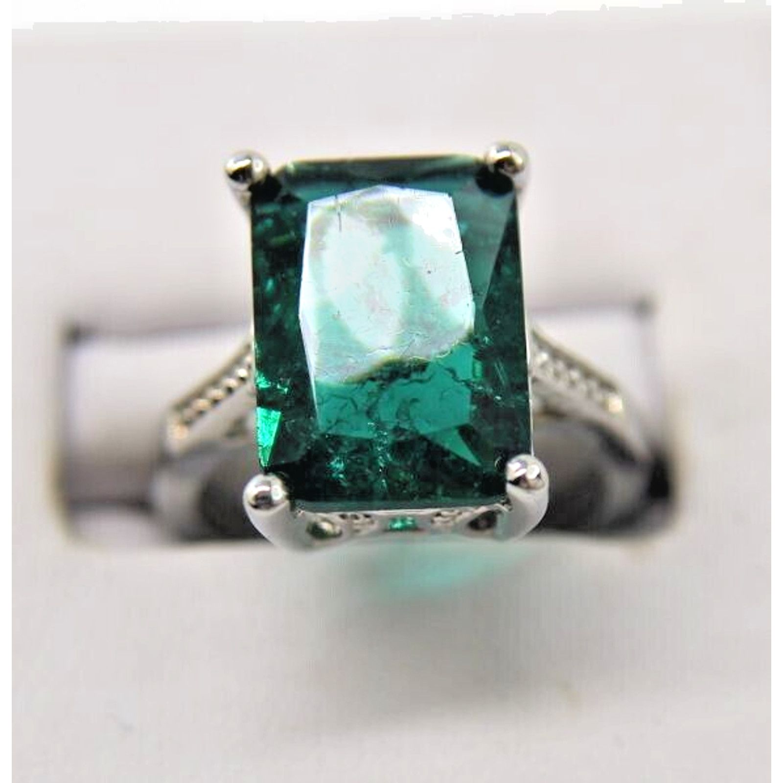 Other Stunning Green Glass Faux Emerald Ring •Silver Plate •Size 6 Size ONE SIZE - 2 Thumbnail