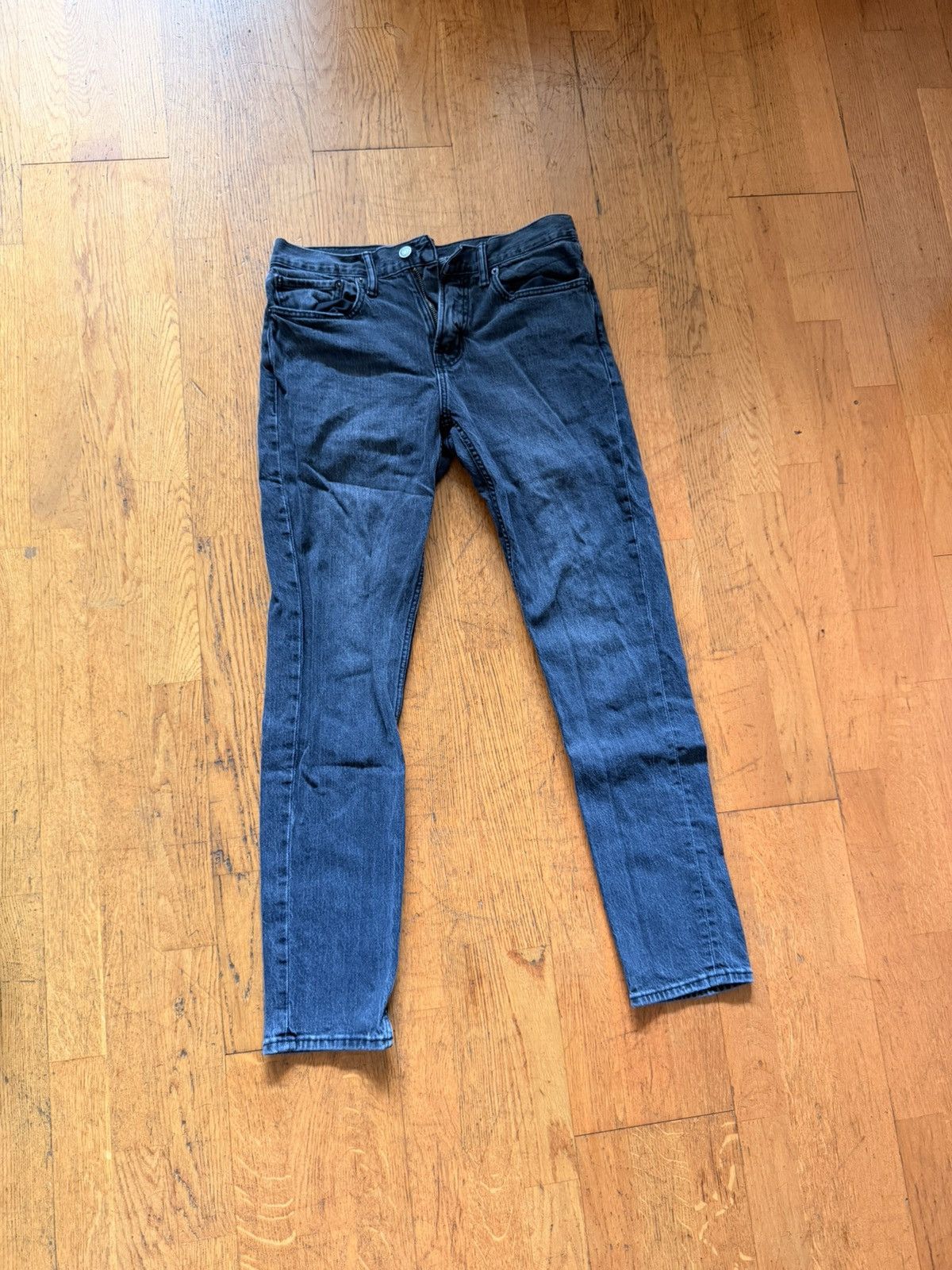 Old Navy Old Navy Skinny Jeans Size US 32 / EU 48 - 1 Thumbnail