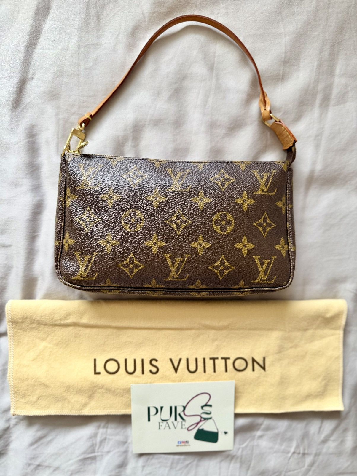 Louis Vuitton Authentic LOUIS VUITTON Pochette Brown Canvas Shoulder Bag Size ONE SIZE - 1 Thumbnail