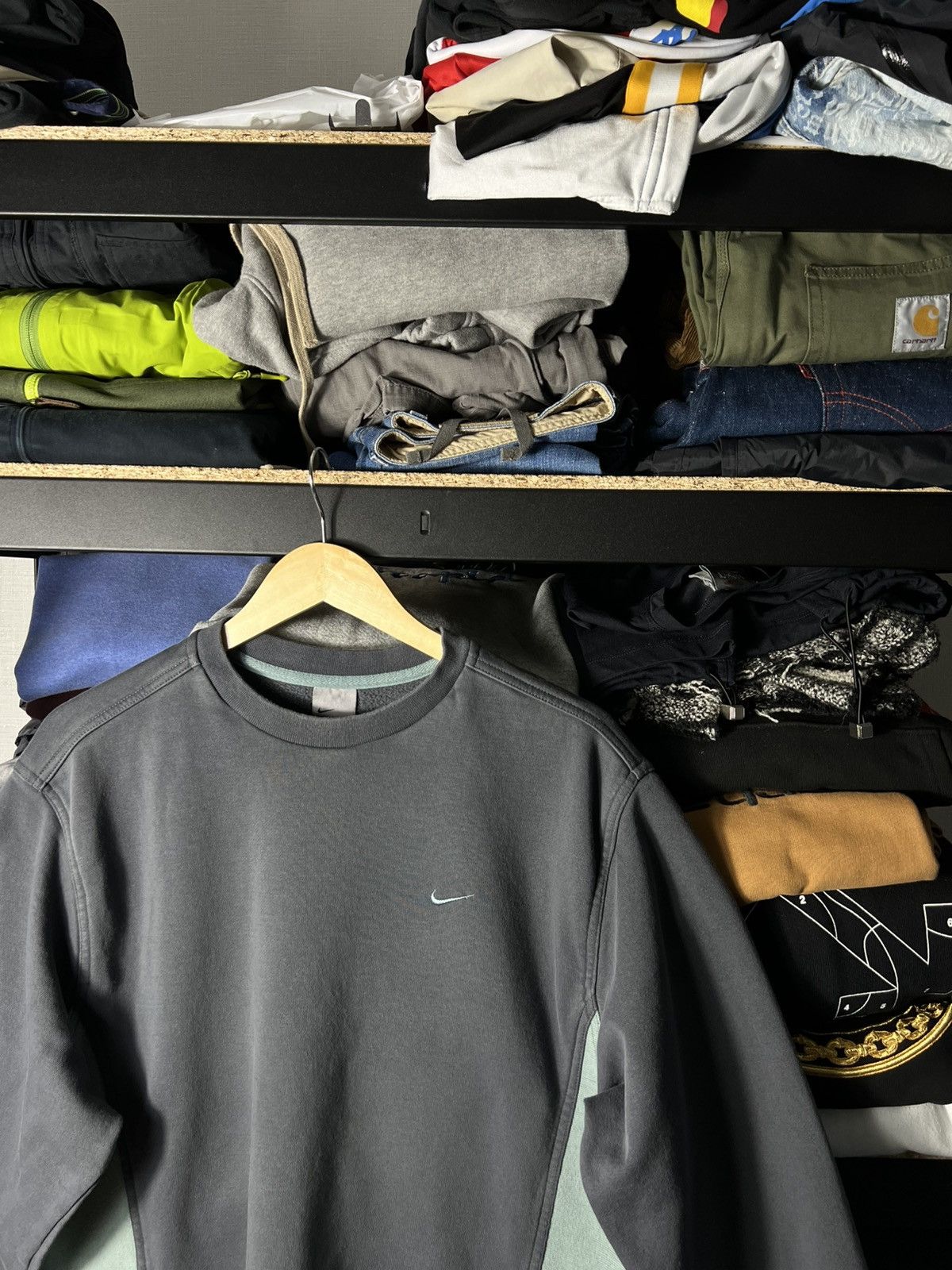 Nike 🩶 Vintage Nike Two-Tone Crewneck Sweatshirt — Size M Size US M / EU 48-50 / 2 - 2 Thumbnail