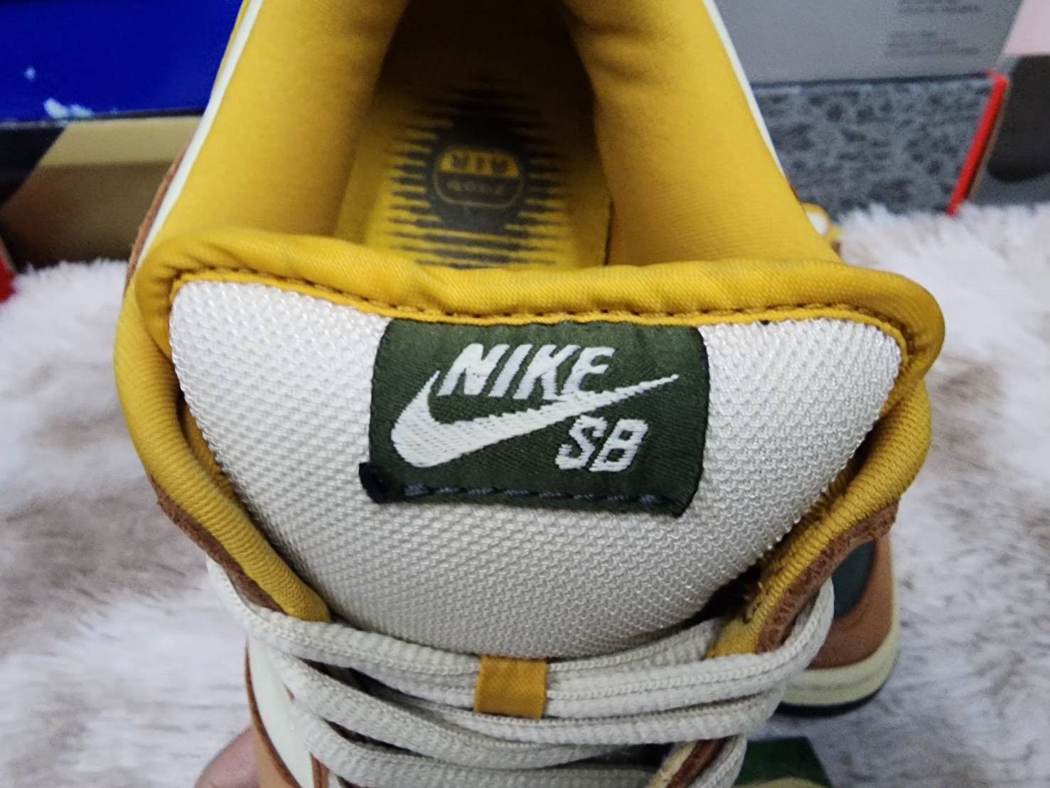 Nike Nike Sb Dunk Low Vapour Mineral Yellow Size US 9 / EU 42 - 4 Thumbnail