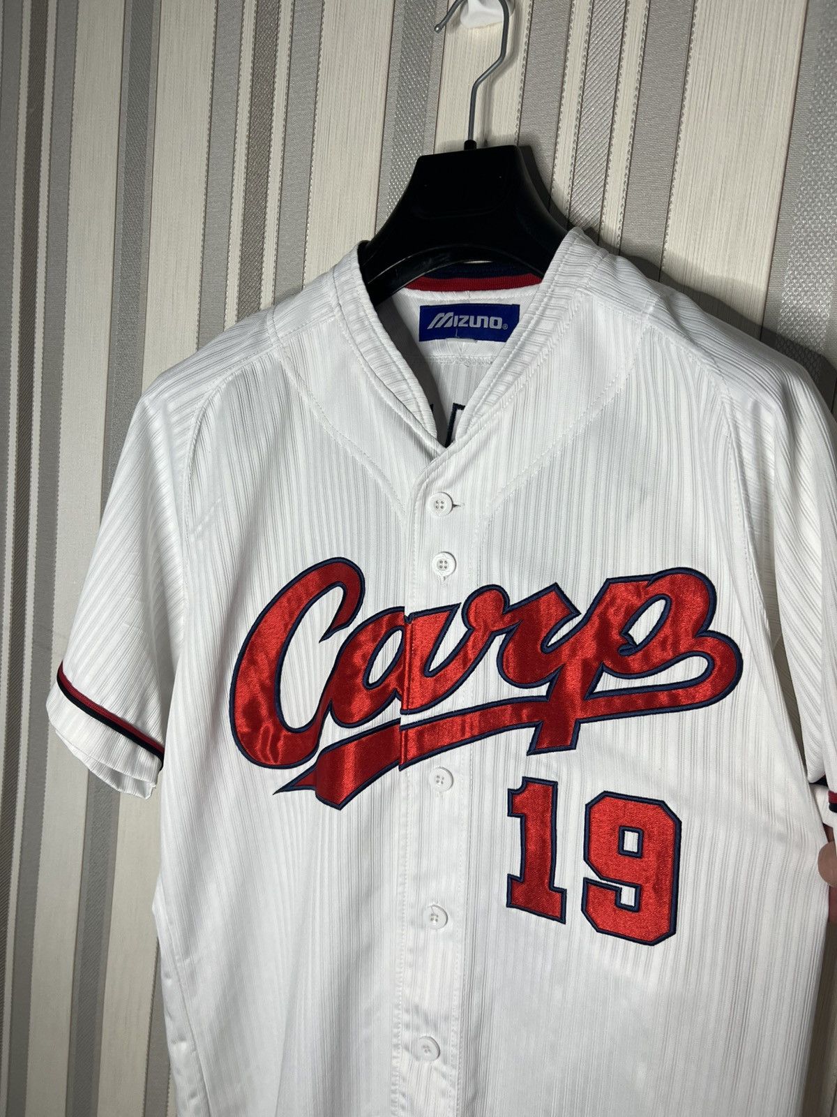 Mizuno Hiroshima Toyo Carp Mizuno Baseball Jersey #19 Nomura Size US M / EU 48-50 / 2 - 6 Thumbnail