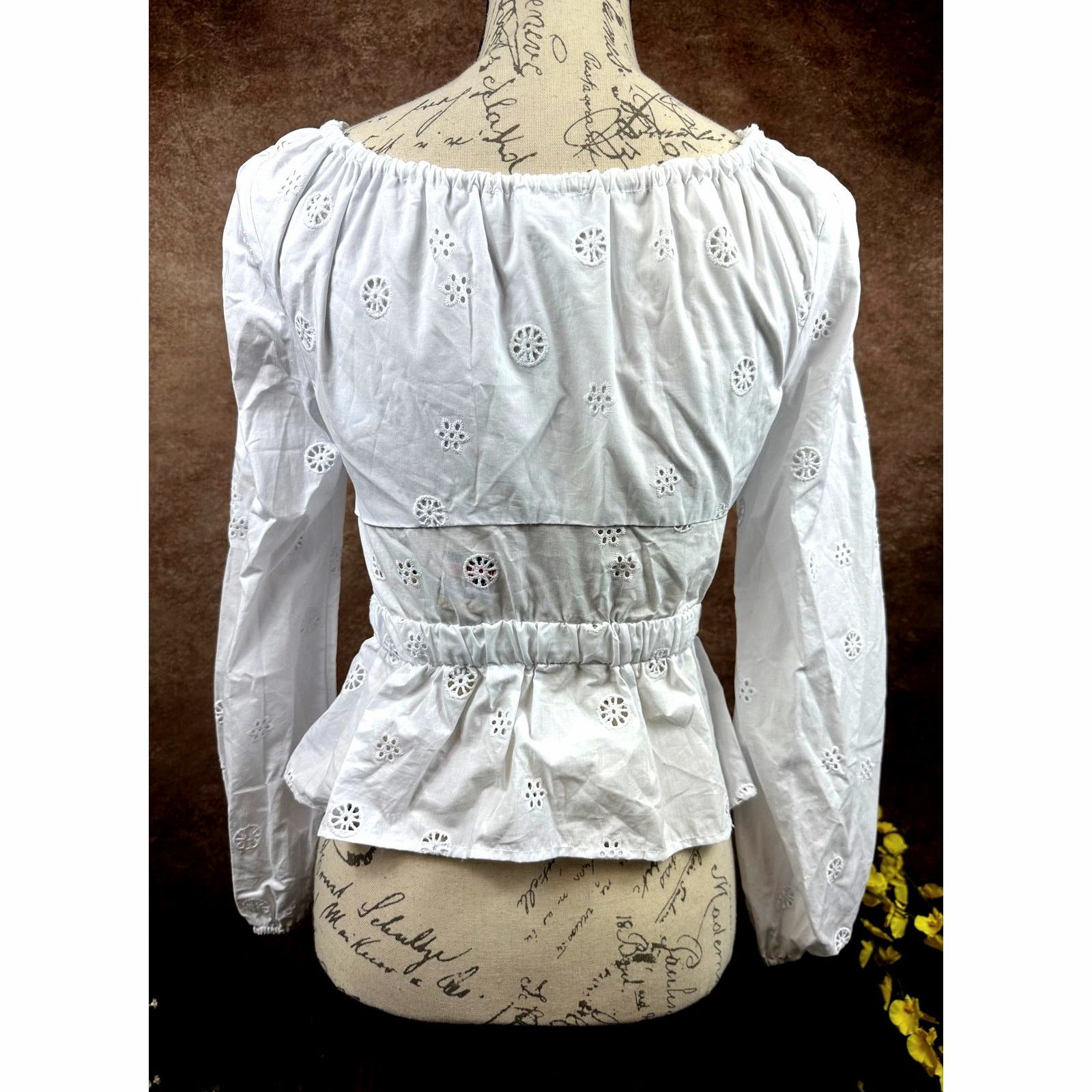 Ciao Lucia Ciao Lucia Olympia Eyelet Cut Out Detailed Top White size XS Size XS / US 0-2 / IT 36-38 - 9 Thumbnail