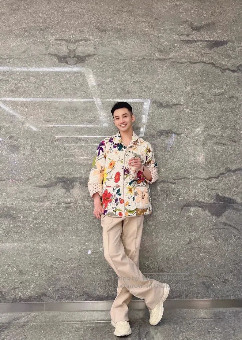 Gucci Gucci Floral series white shirt Size US S / EU 44-46 / 1 - 7 Thumbnail