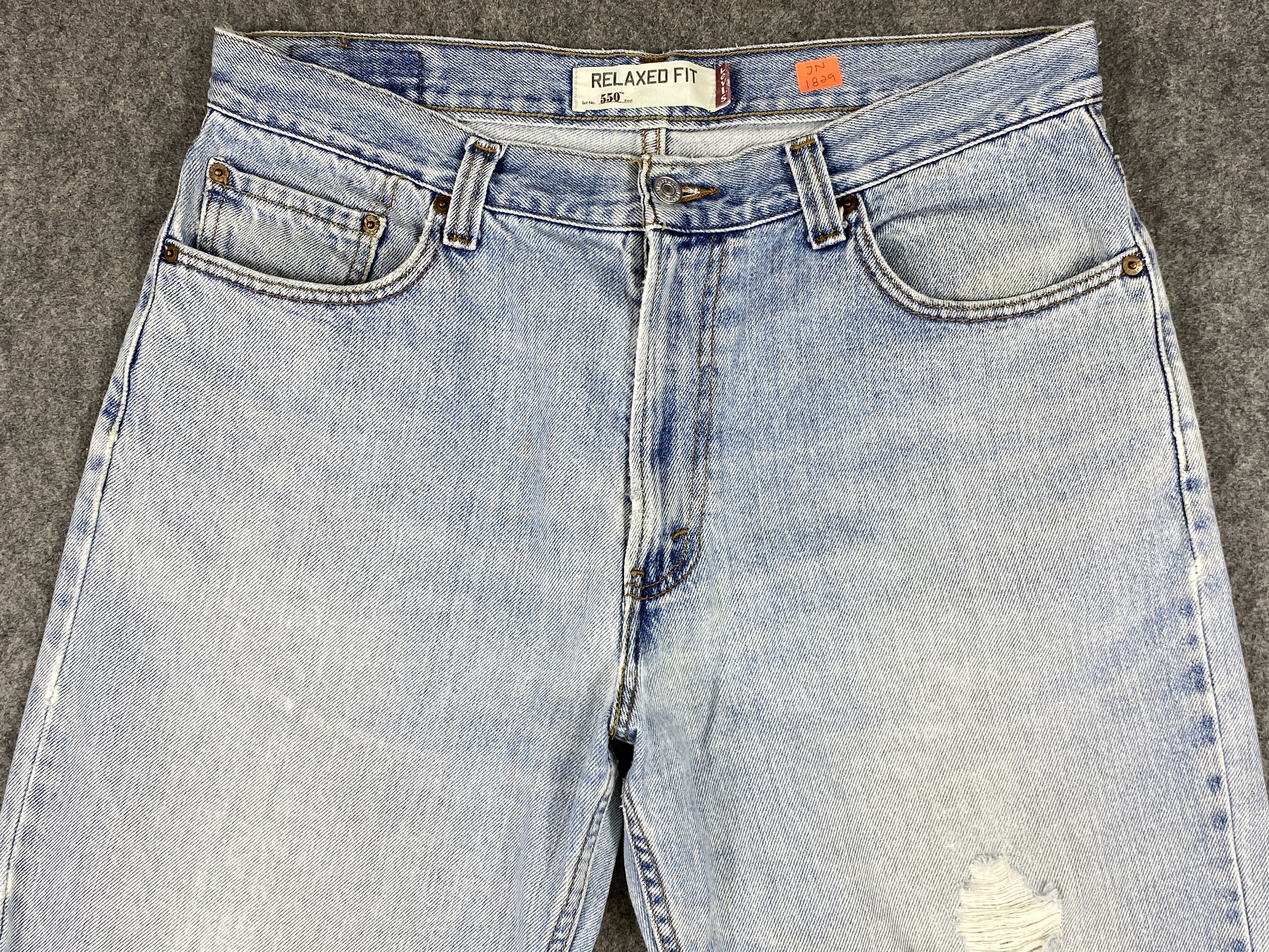 Levi's Vintage Clothing Light Blue Wash Vintage Levi's 550 37x28 Denim -JN1829 Size US 37 - 3 Thumbnail