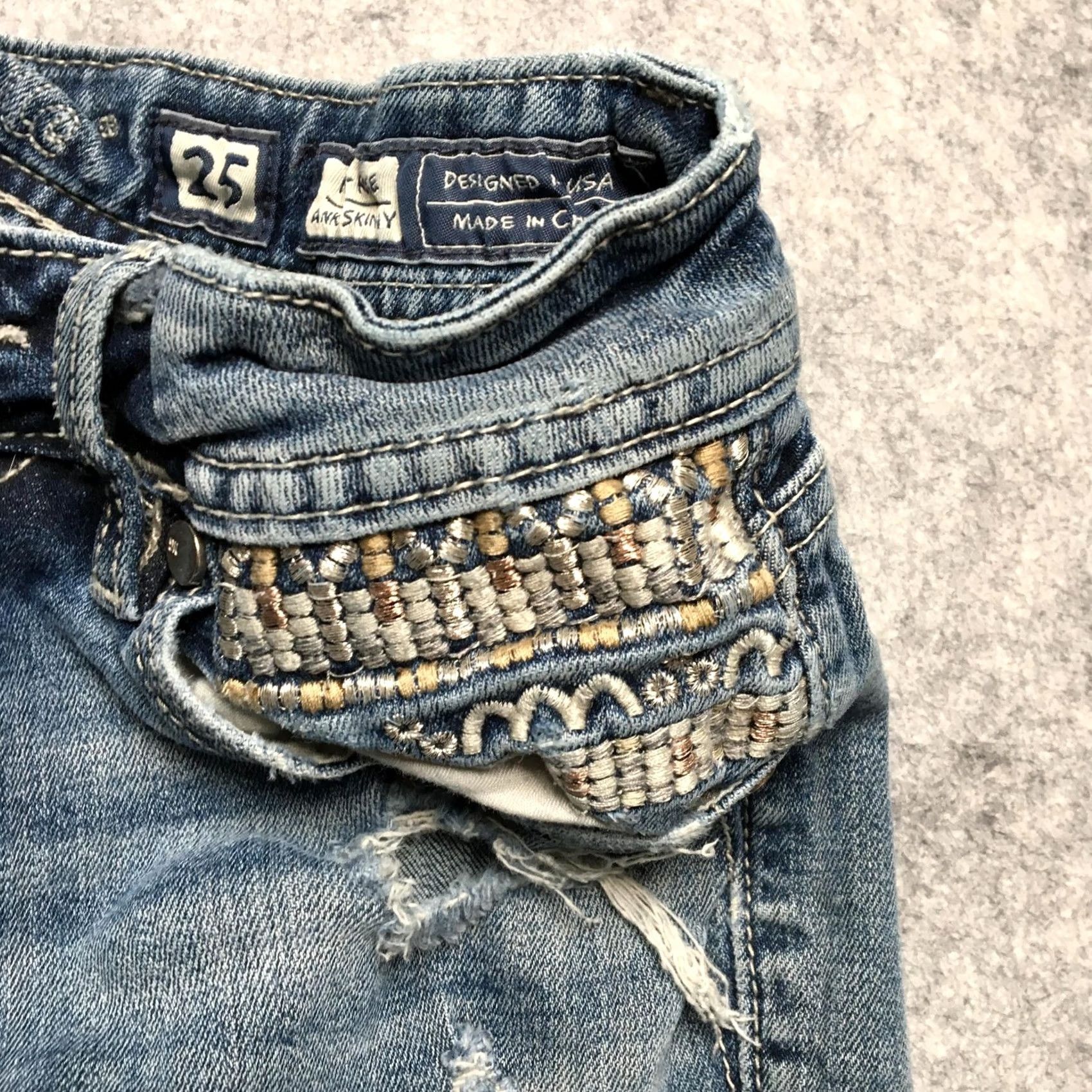 Miss Me VINTAGE Miss Me Jeans Womens 25 Blue Mid Rise Ankle Skinny Embroidered Stretch Size 42" / US 20 - 6 Thumbnail