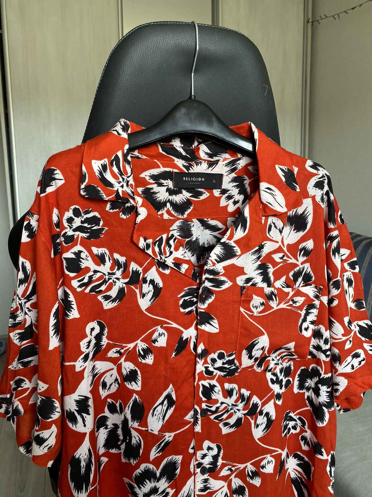 Vintage Religion Hawaiian 🌺 shirt floral over print buttons ups Size US L / EU 52-54 / 3 - 3 Thumbnail