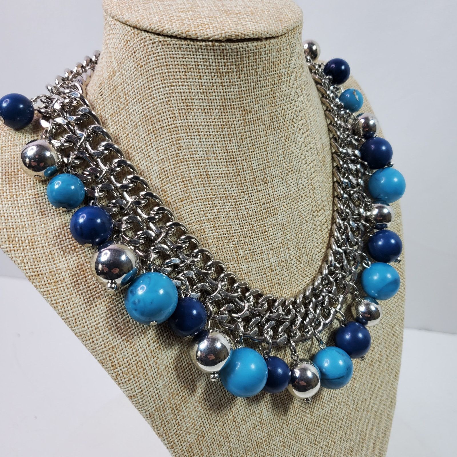 The Unbranded Brand Casual Career Chain Necklace 18 Inch Silver Tone w/ Blue Size ONE SIZE - 2 Thumbnail
