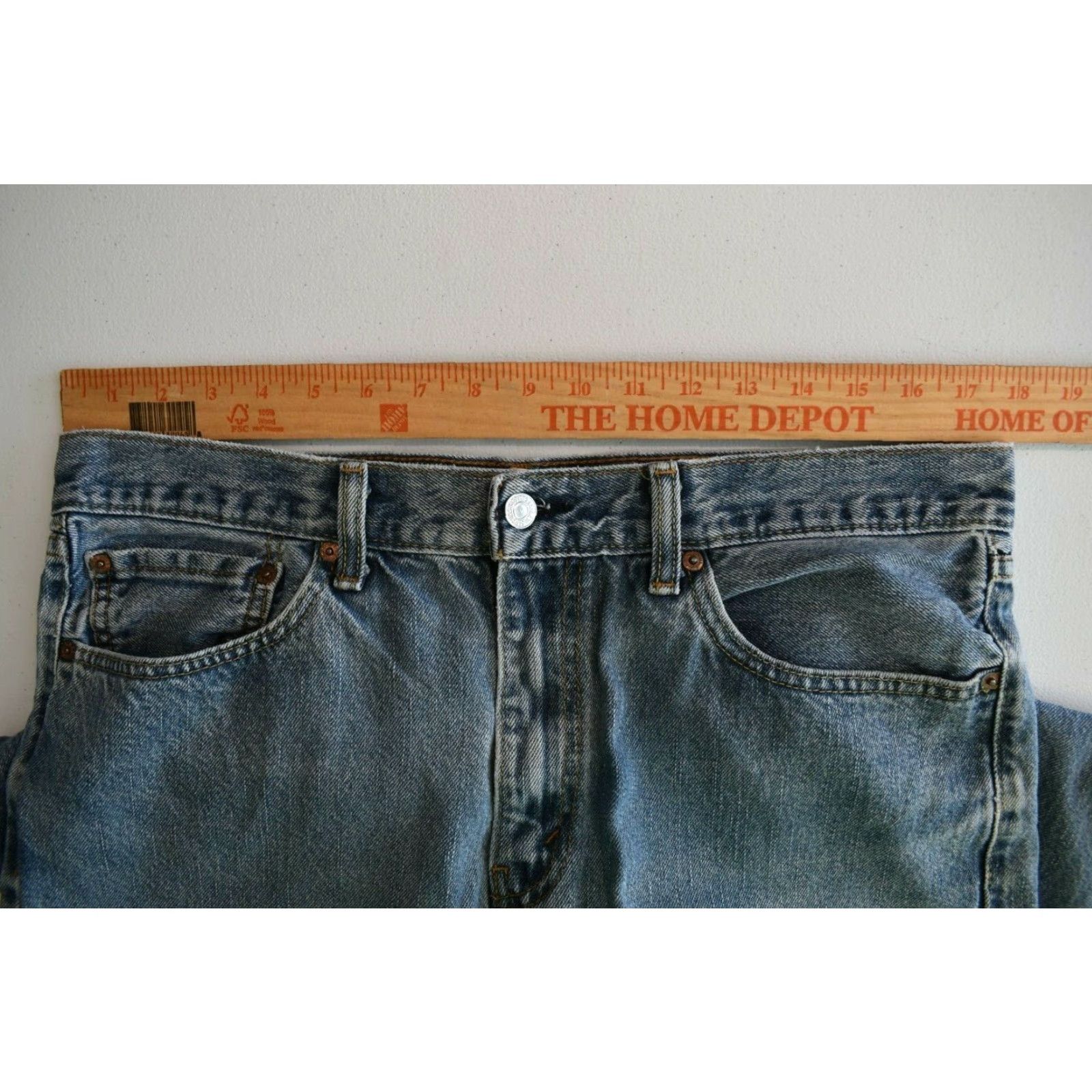 Levi's VINTAGE Levi's 505 Jeans Distressed Mens 36x30 Straight Blue Denim Cotton Regular Rise Mid 10-12 Inseam 30 8 in Open Zip Jeans Men Size US 36 / EU 52 - 5 Thumbnail