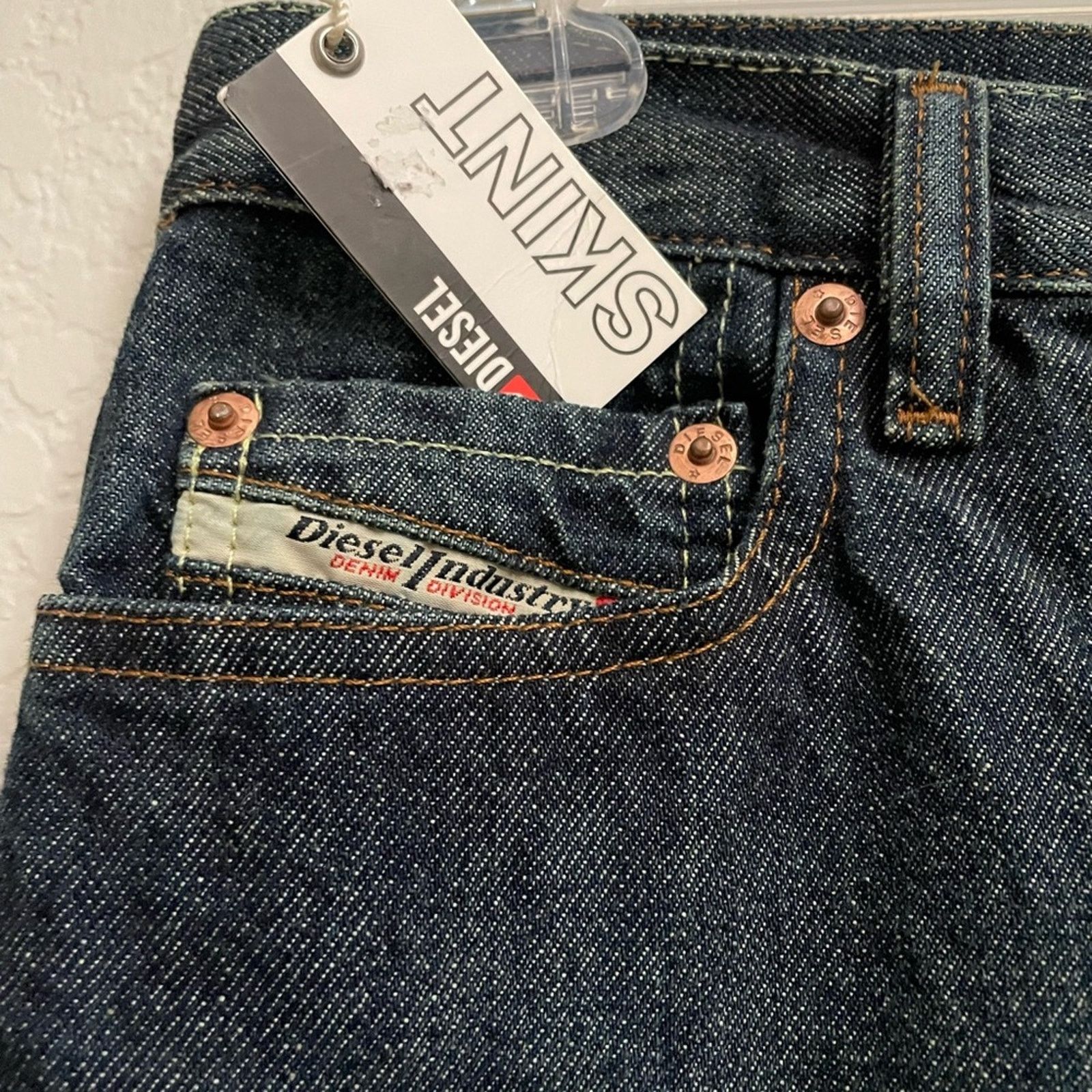 Diesel Diesel Skint Button Fly Straight Leg Jeans Men 28 Size US 28 / EU 44 - 10 Thumbnail