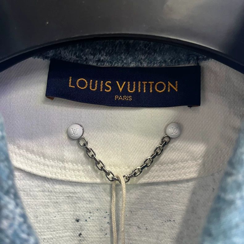 Louis Vuitton louis vuitton Blue starry sky gradient full-print logo deni Size US S / EU 44-46 / 1 - 2 Thumbnail