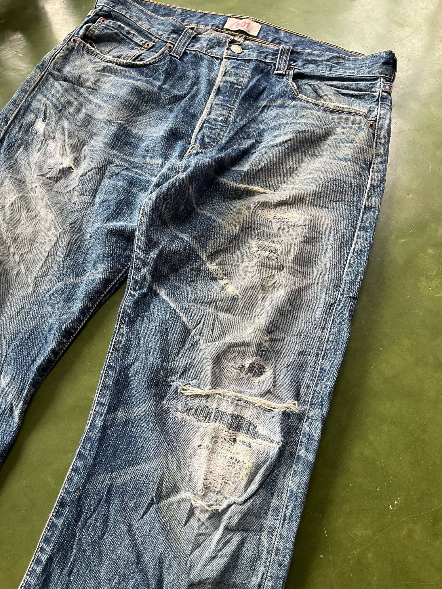 Levi's × Levi's Vintage Clothing 🔥 Vintage Levis 501 Distressed Kurt Cobain Style Jeans Size US 34 / EU 50 - 5 Thumbnail