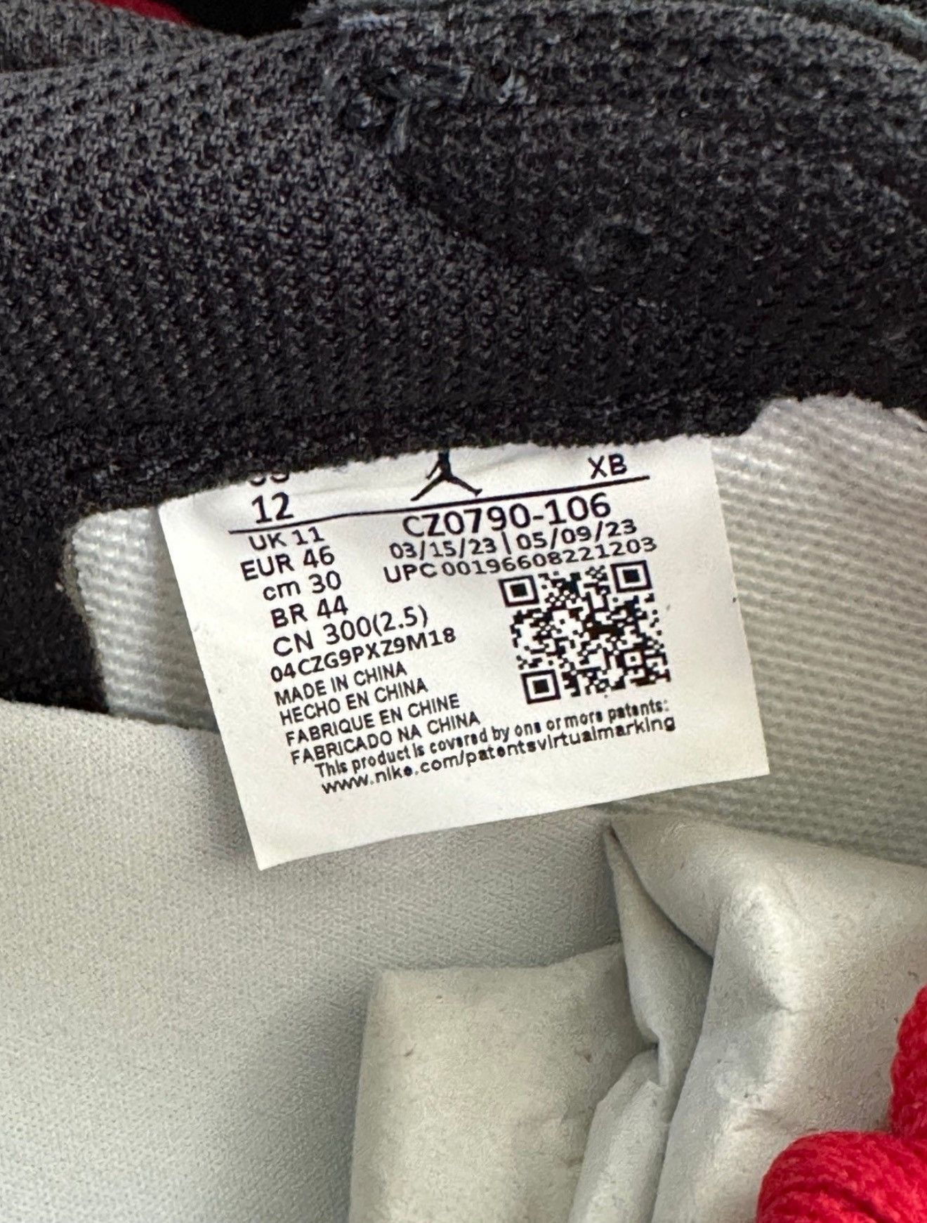 Jordan Brand Jordan 1 Retro Low OG Black Toe White Black Varsity Red 12 Size US 12 / EU 45 - 9 Thumbnail