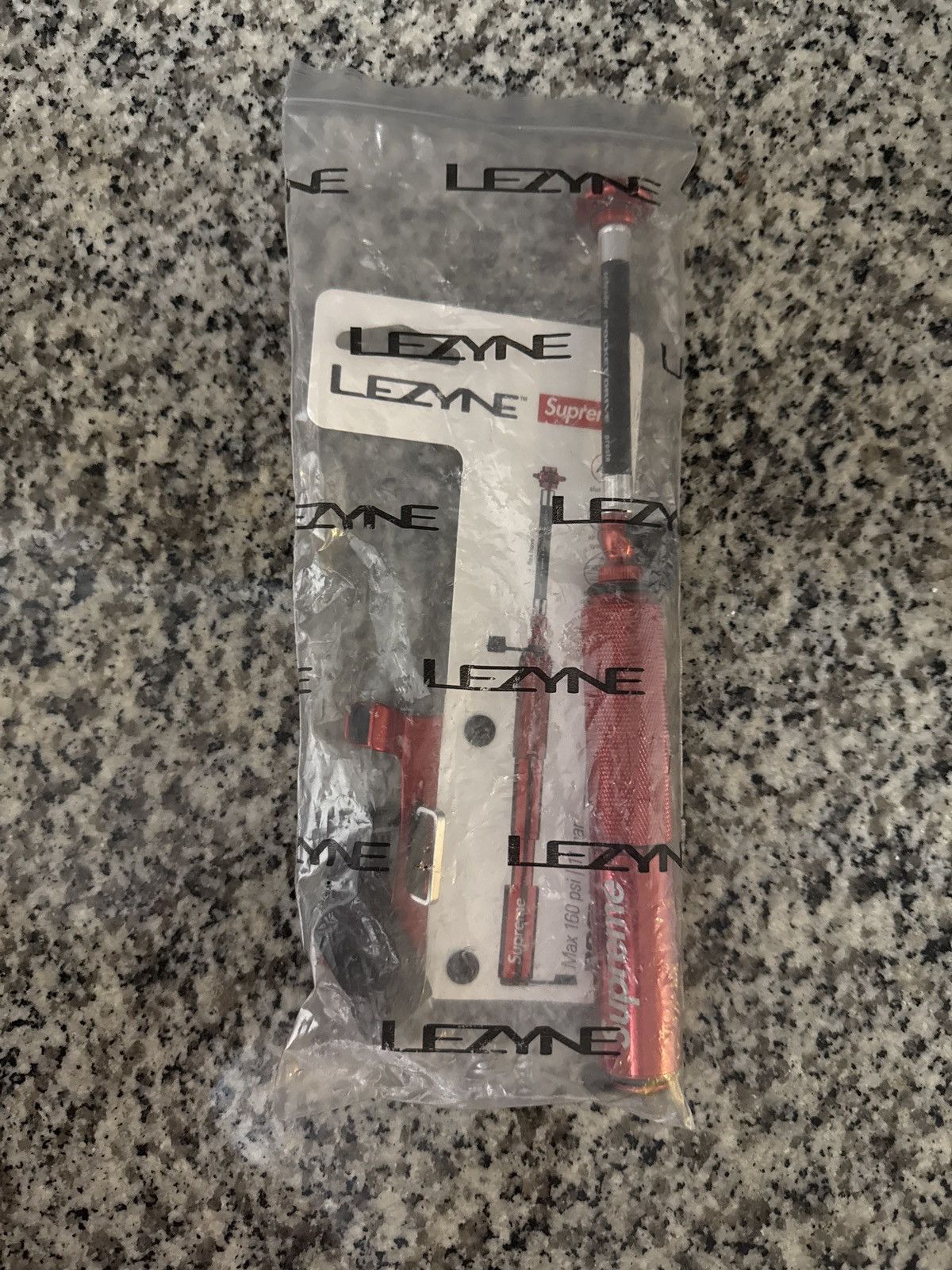 Supreme Supreme lezyne bike pump used once Size ONE SIZE - 2 Thumbnail
