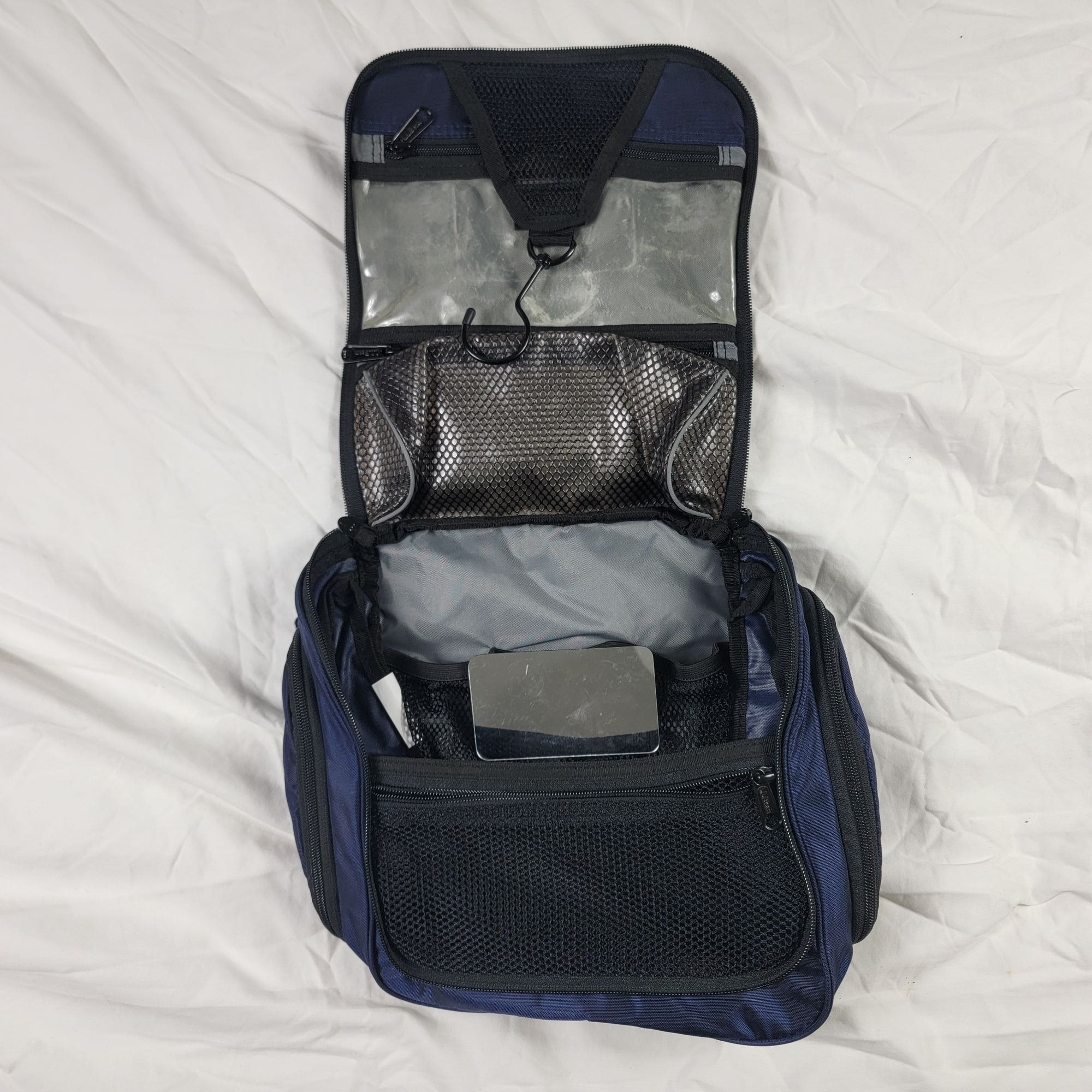 L.L. Bean LL Bean Personal Organizer Blue Toiletry Storage Hanging Zip Size ONE SIZE - 4 Thumbnail