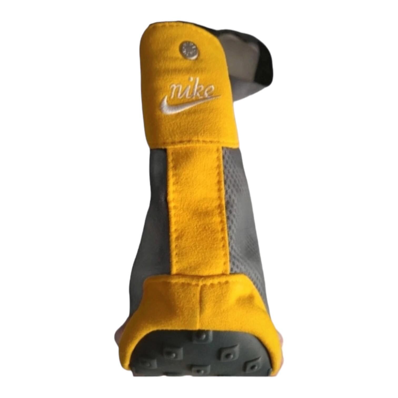 Nike The Nike Mini Baguette Sneaker Sole Bag Size ONE SIZE - 2 Thumbnail