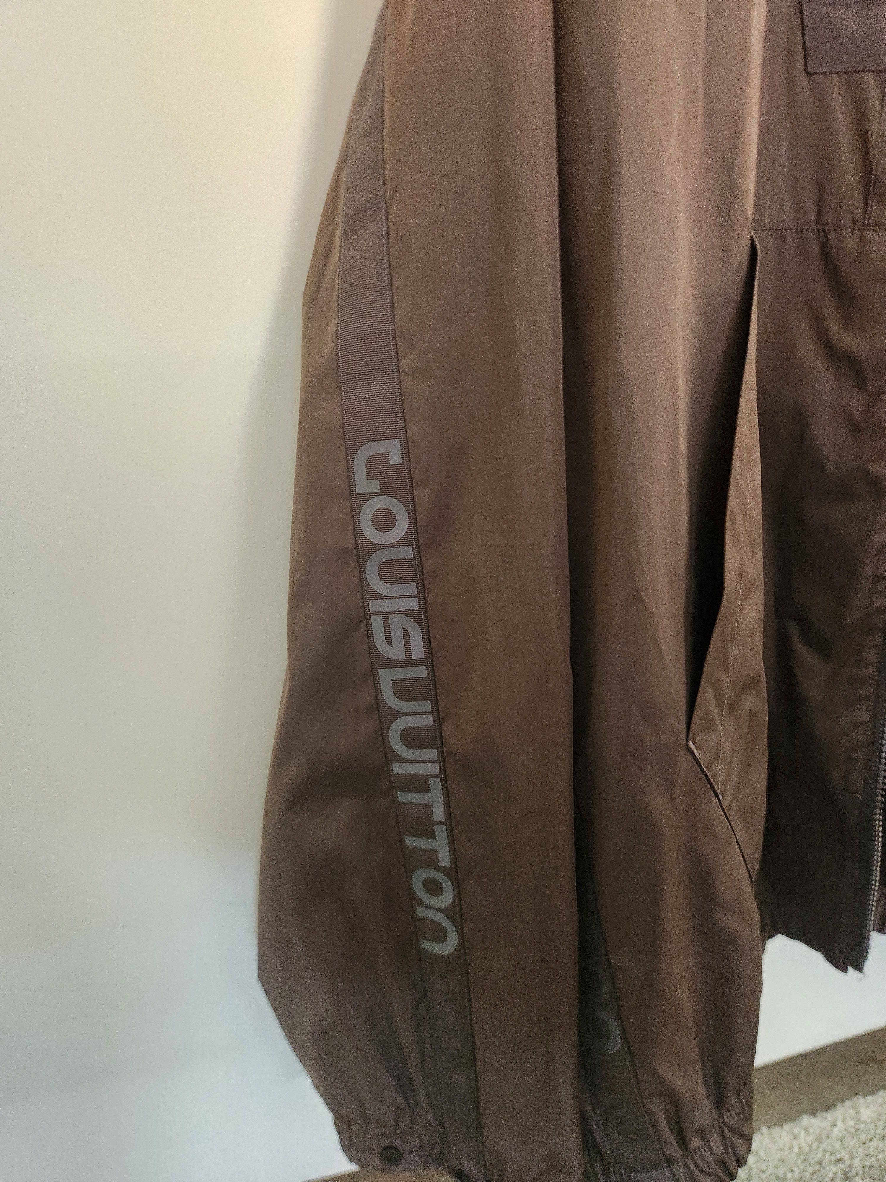 Louis Vuitton LV Light weight spray jacket light brown oversize fit Size US S / EU 44-46 / 1 - 8 Thumbnail
