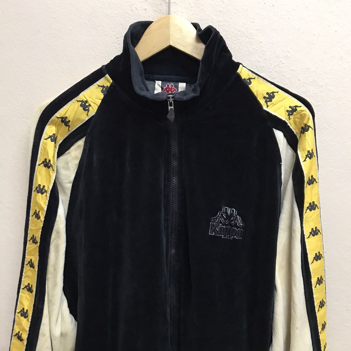 Kappa × Vintage Vintage 90s Kappa Side Tape Velvet Jacket Sweater Size US L / EU 52-54 / 3 - 16 Thumbnail