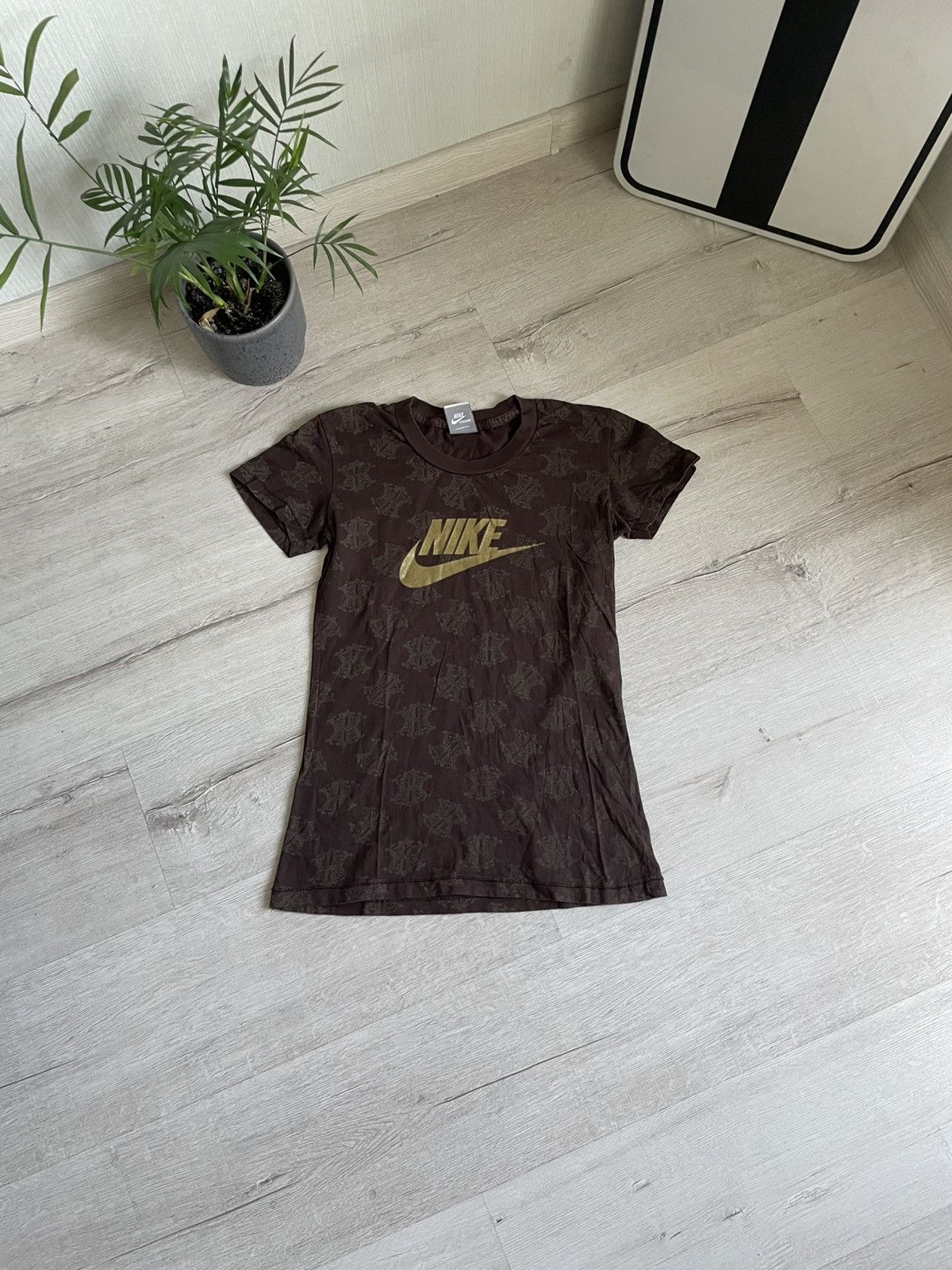 Hysteric Glamour × Nike Rare Vintage 00s Nike Big Logo Tee Monogram Rap T-shirt Y2k Size S / US 4 / IT 40 - 8 Thumbnail