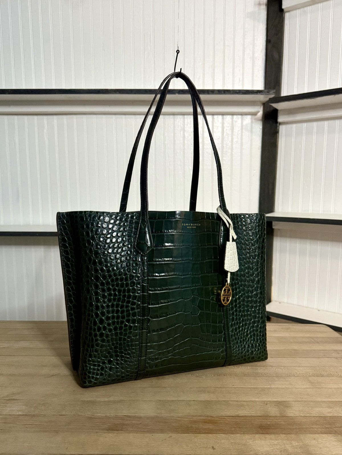 Tory Burch Tory Burch Green Embossed Croc Leather Tote Bag Purse Size ONE SIZE - 4 Thumbnail