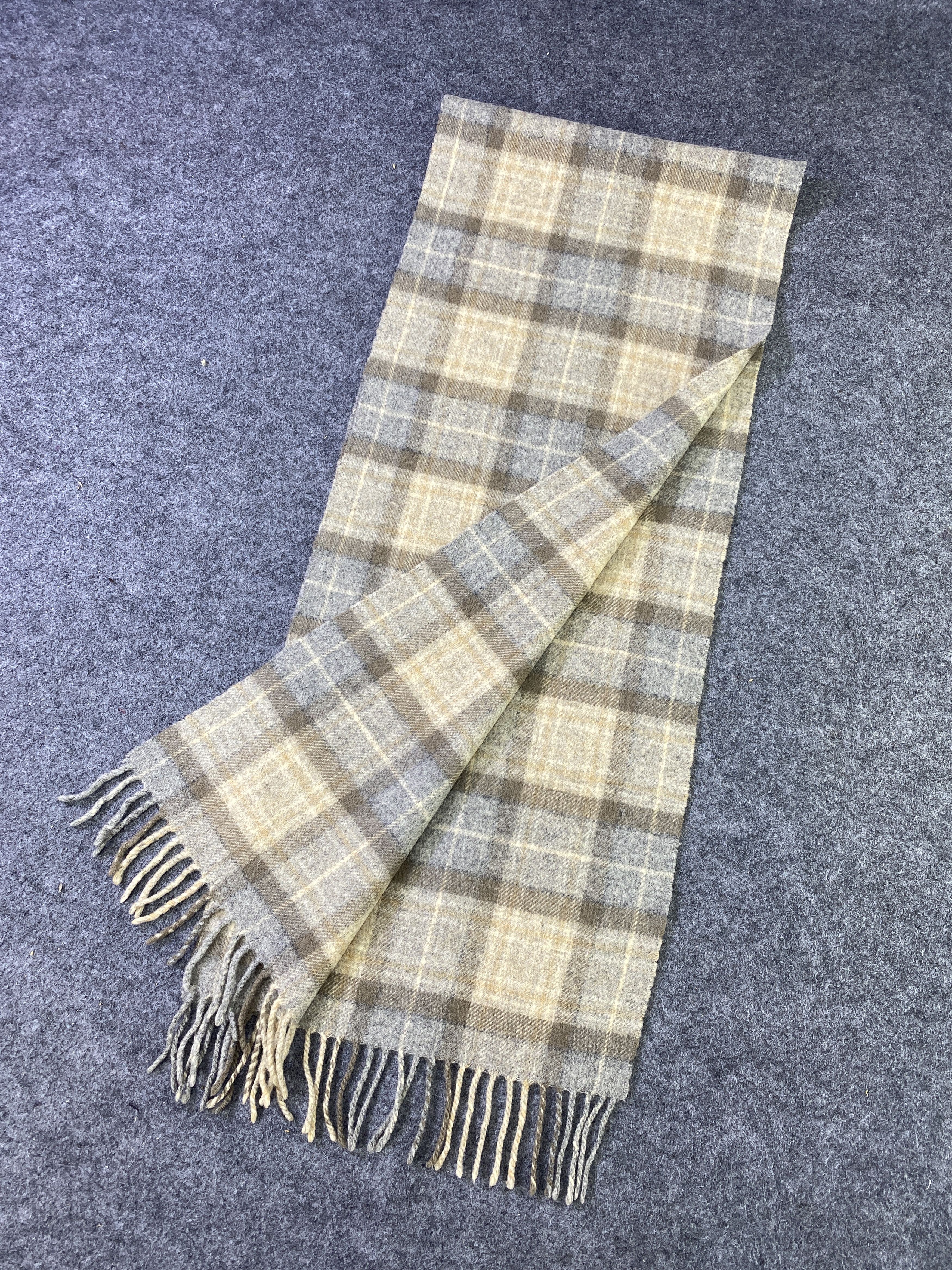Designer JAMES JOHNSTON OF SCOTLAND Scarf / Muffler / Neckwear -T875 Size ONE SIZE - 3 Thumbnail