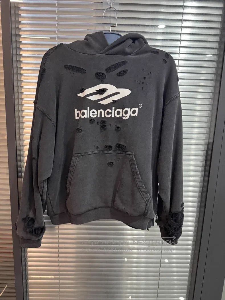 Balenciaga Balenciaga Ripped Hoodie Size US S / EU 44-46 / 1 - 1 Thumbnail