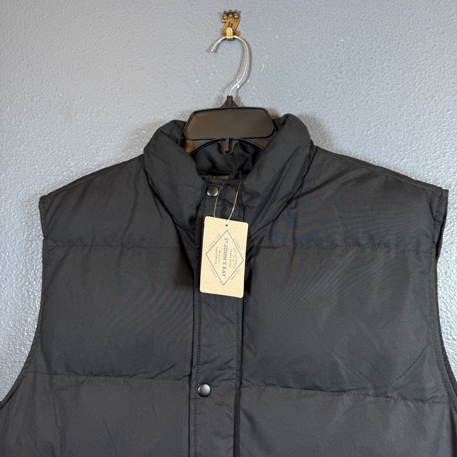 St. Johns Bay St John’s Bay XL men’s black down vest NWT Size US XL / EU 56 / 4 - 2 Thumbnail