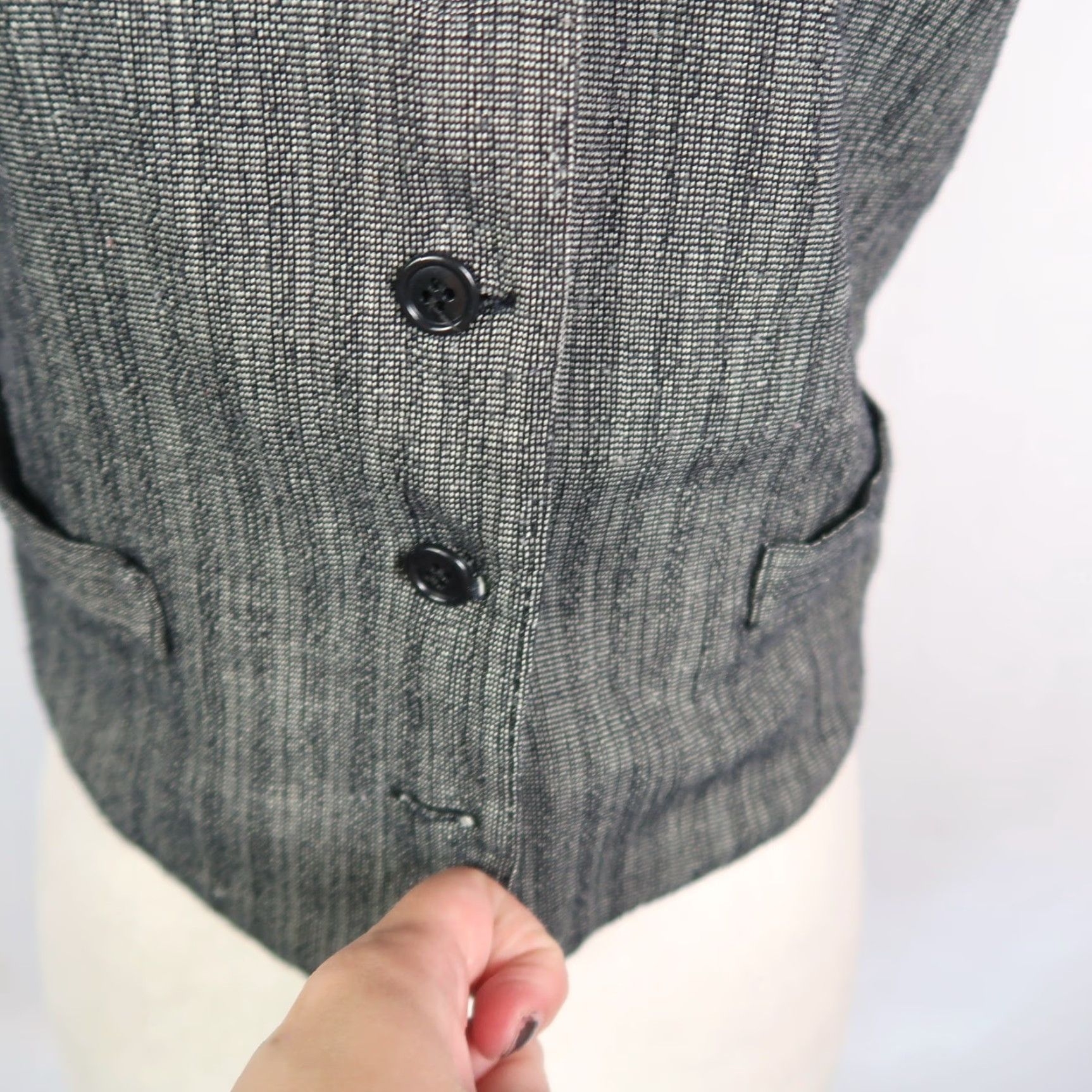 Vintage VINTAGE Carol Little Grey Tweed Vest 4 Vest Sleeveless Button Front 90s 80s Street Wear Womens Size S / US 4 / IT 40 - 5 Thumbnail