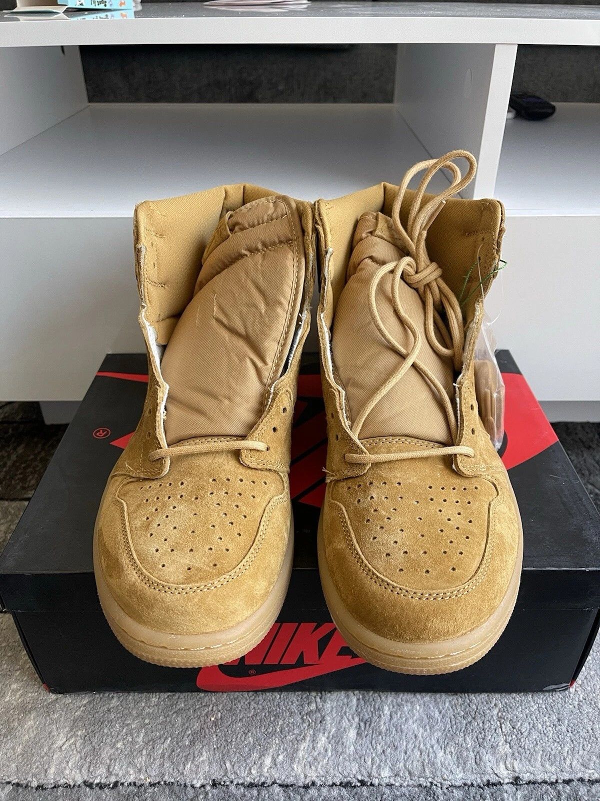 Jordan Brand Air Jordan 1 Retro OG High Wheat Size US 12 / EU 45 - 4 Thumbnail