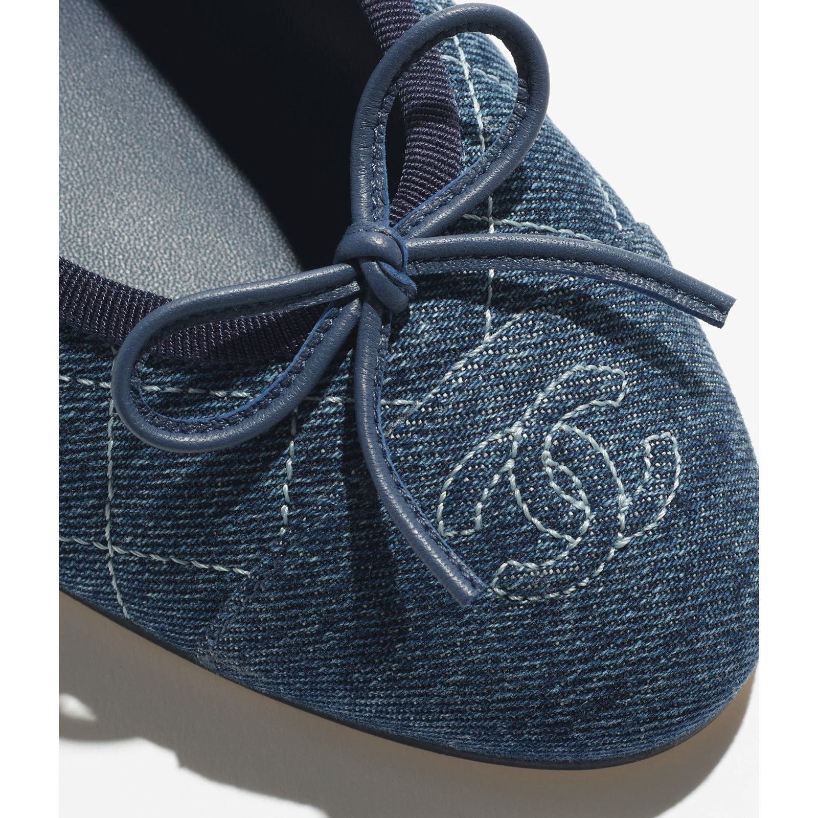 Chanel Chanel Washed Denim Blue Quilted CC Bow Tie Ballet Flat 36 Size US 6 / IT 36 - 7 Thumbnail