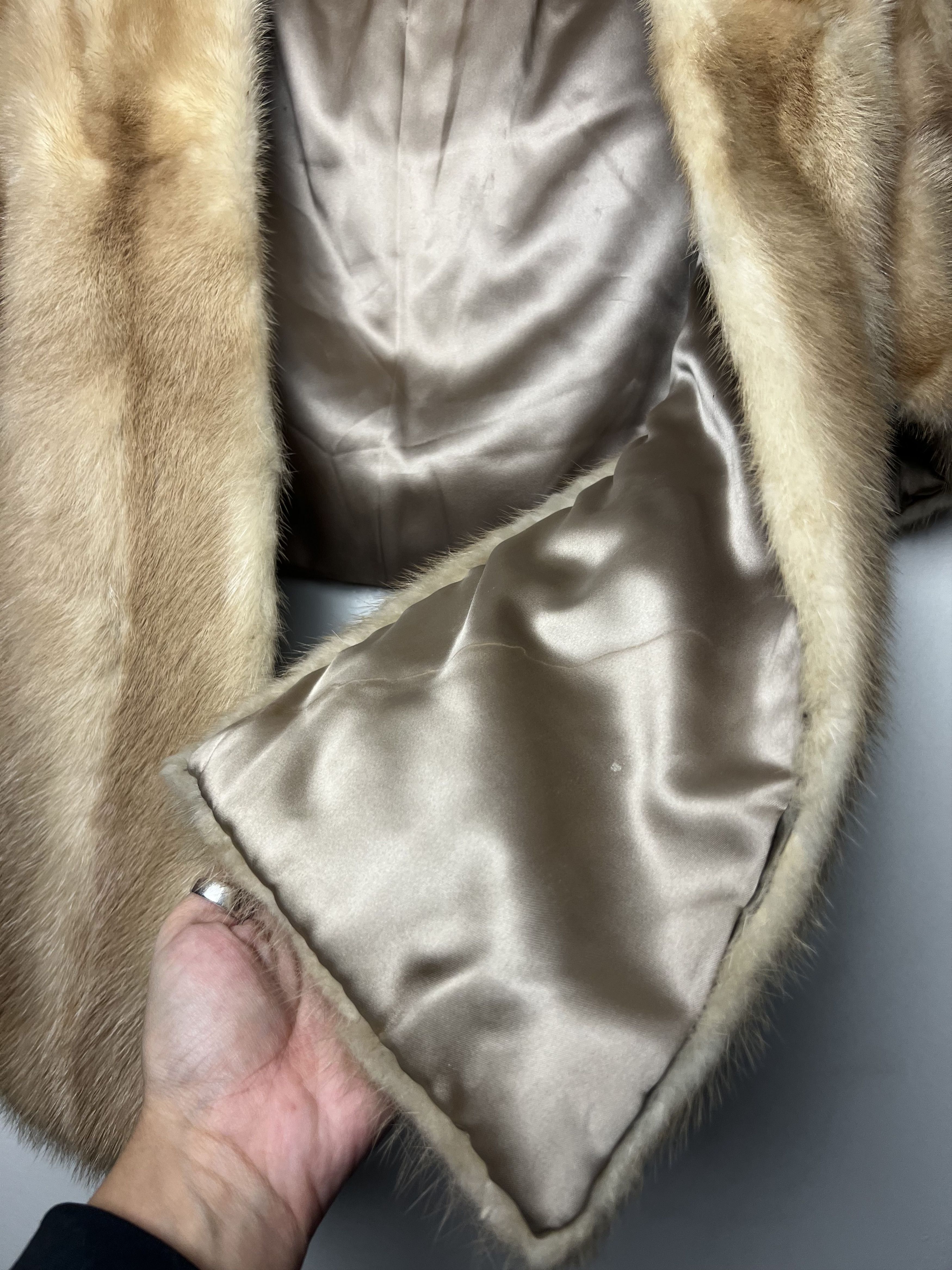 Vintage Vintage William H. Harris Providence Fur Cape Stole Size ONE SIZE - 7 Thumbnail