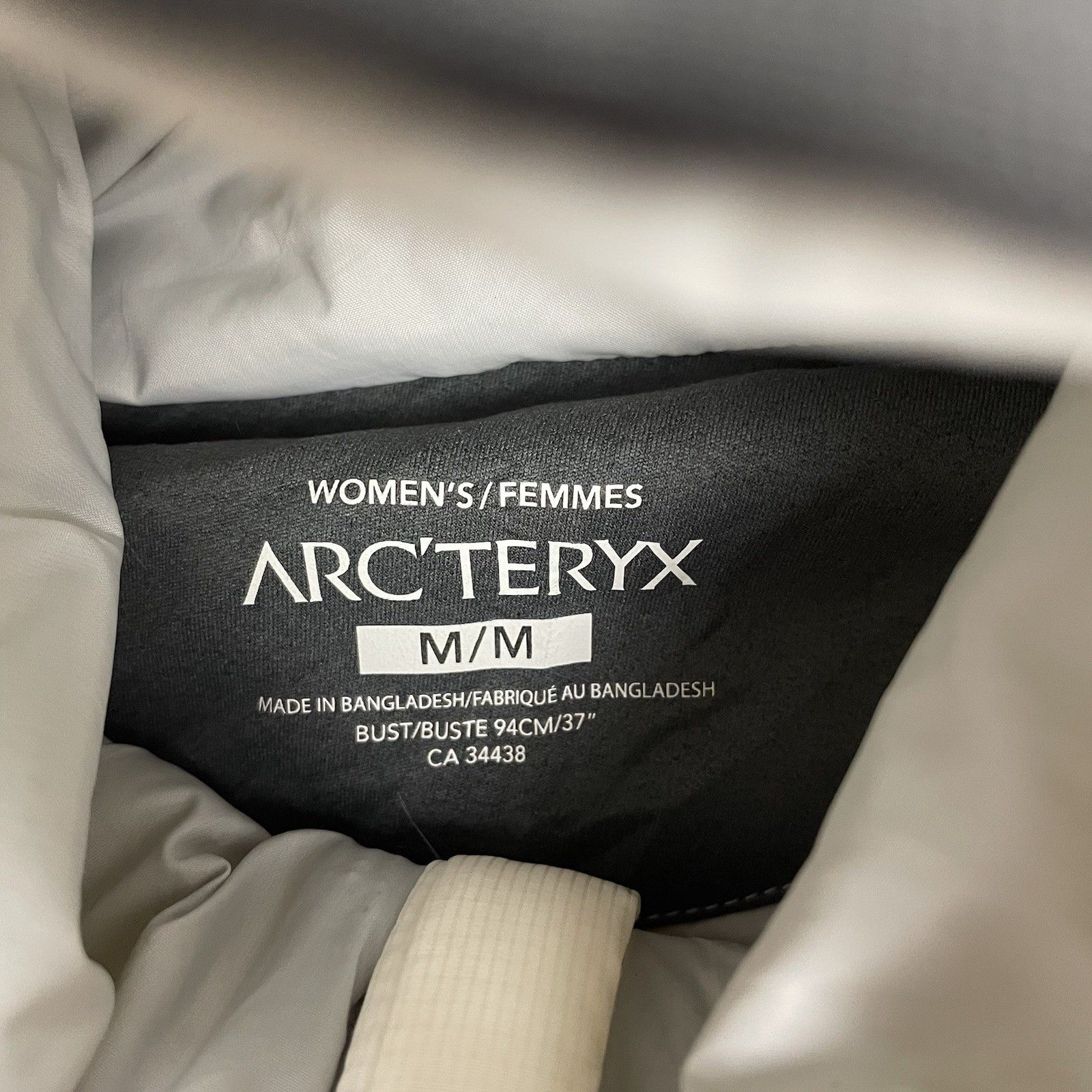 Arc'teryx Arcteryx Ceva Hooded Jacket White Full Zip Lightweight Nylon Size M / US 6-8 / IT 42-44 - 7 Thumbnail