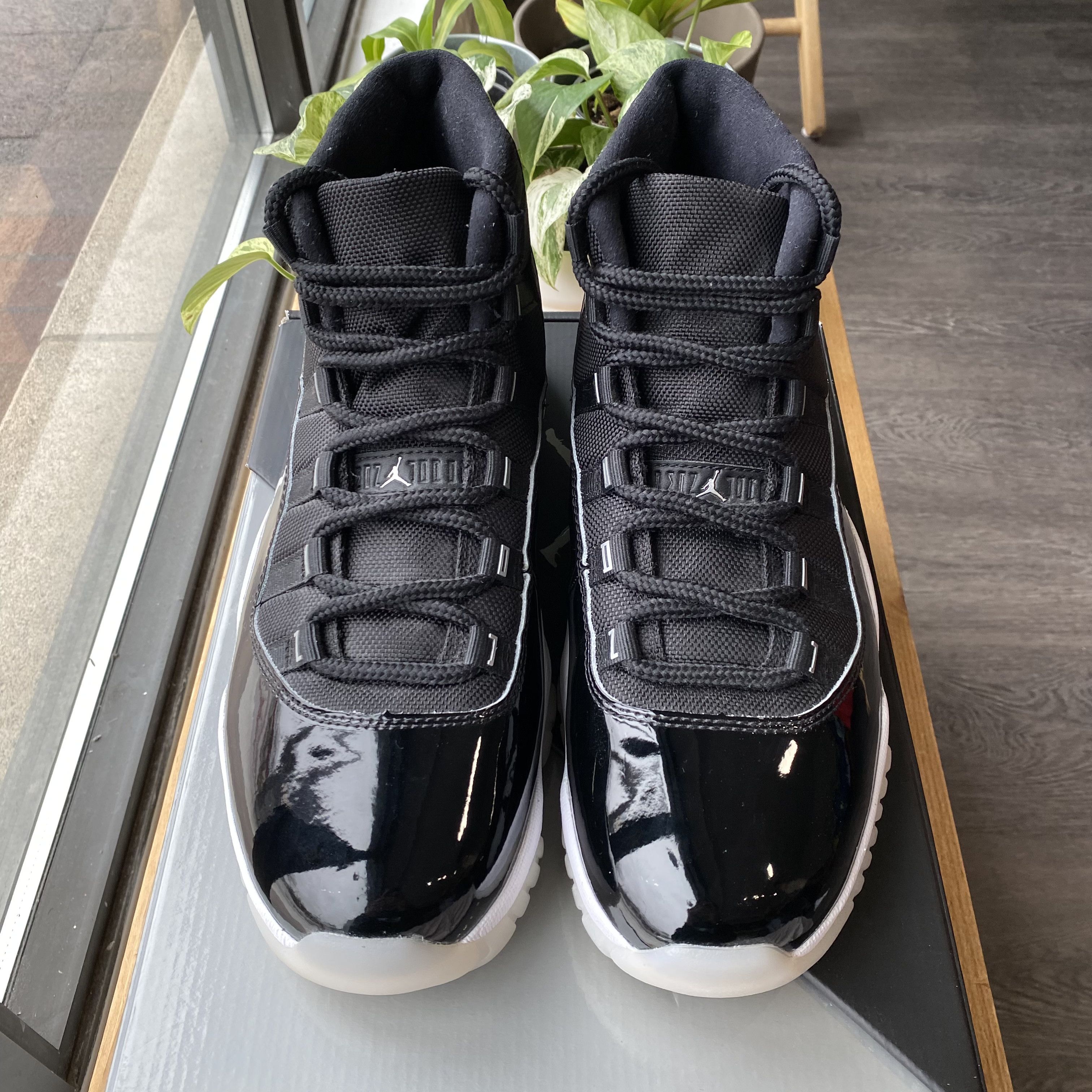 Jordan Brand Jordan 11 Retro Size US 10.5 / EU 43-44 - 2 Thumbnail