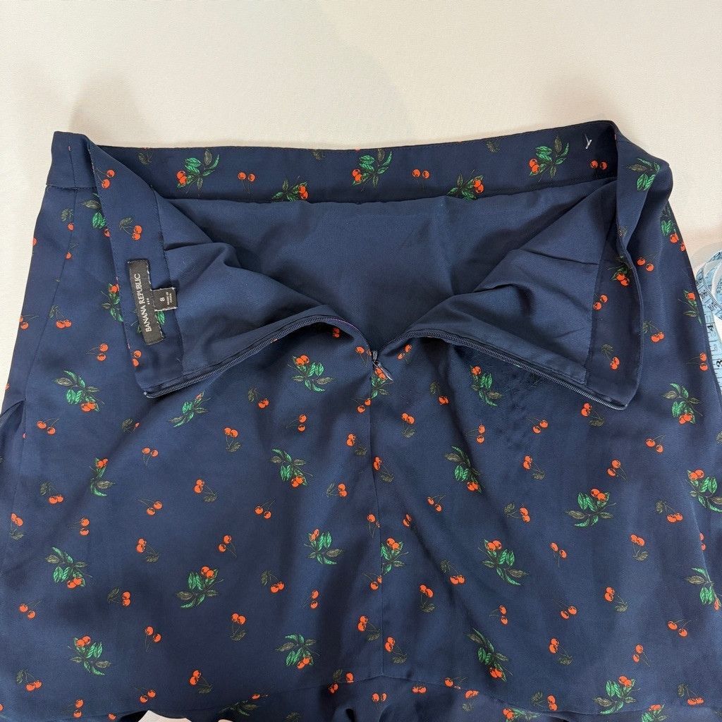 Banana Republic Banana Republic Wrap Skirt Size 8 Blue Cherry Print Ruffle Size 30" / US 8 / IT 44 - 11 Thumbnail