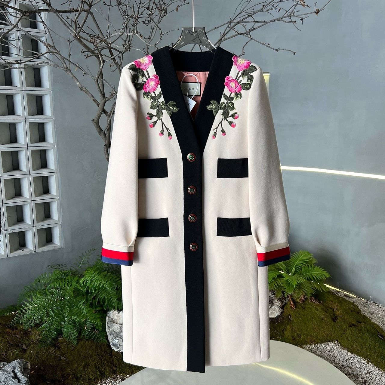 Gucci Gucci Floral Embroidered Coat Size 38 Size XS / US 0-2 / IT 36-38 - 1 Thumbnail