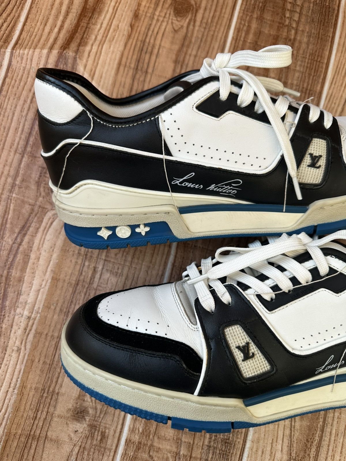 Louis Vuitton Louis Vuitton X Virgil Abloh Leather Lowtops Size US 9 / EU 42 - 11 Thumbnail