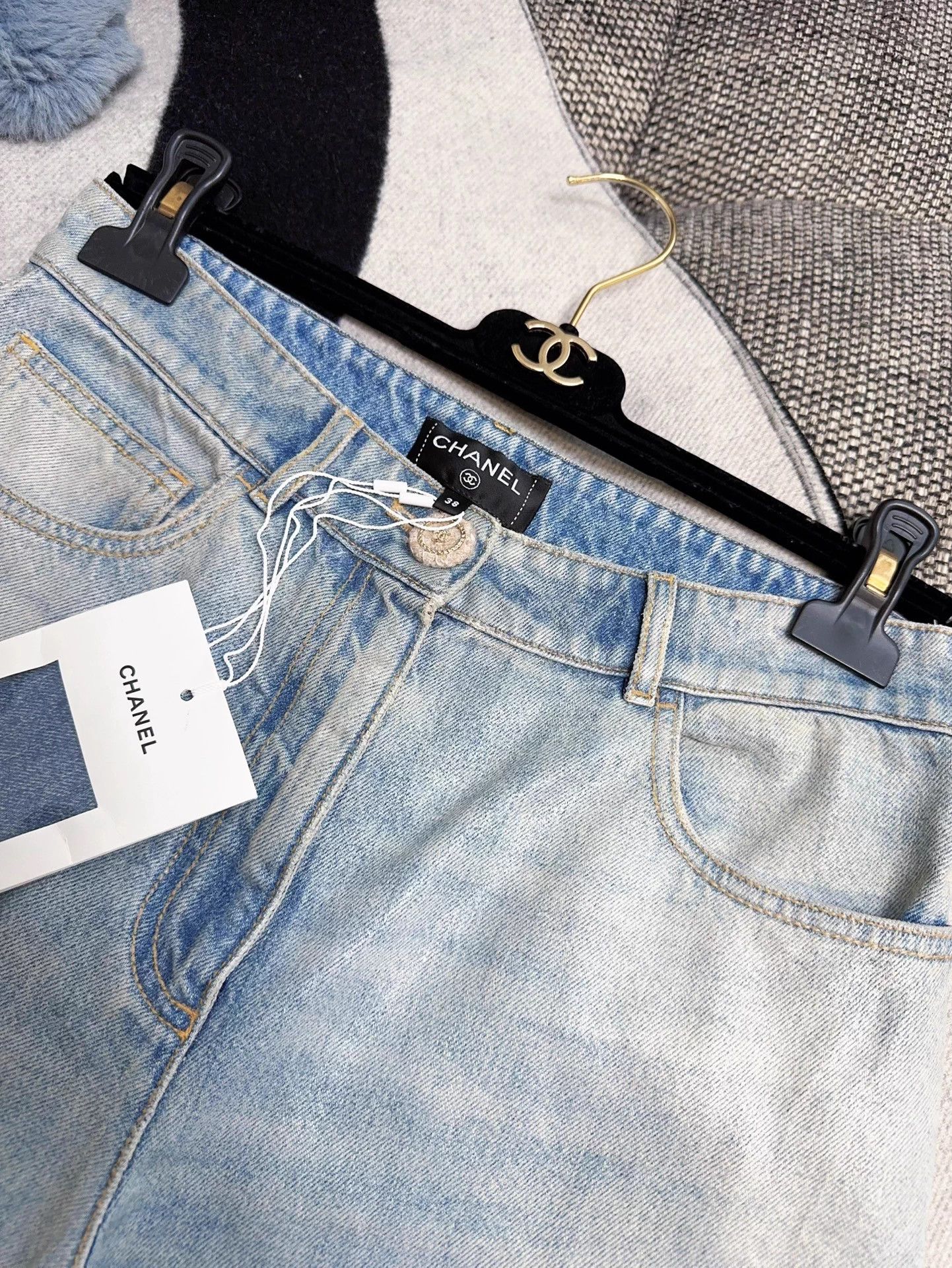Chanel CHANEL 24K Blue Iridescent Coated Straight Jean 38 Size 27" / US 4 / IT 40 - 4 Thumbnail