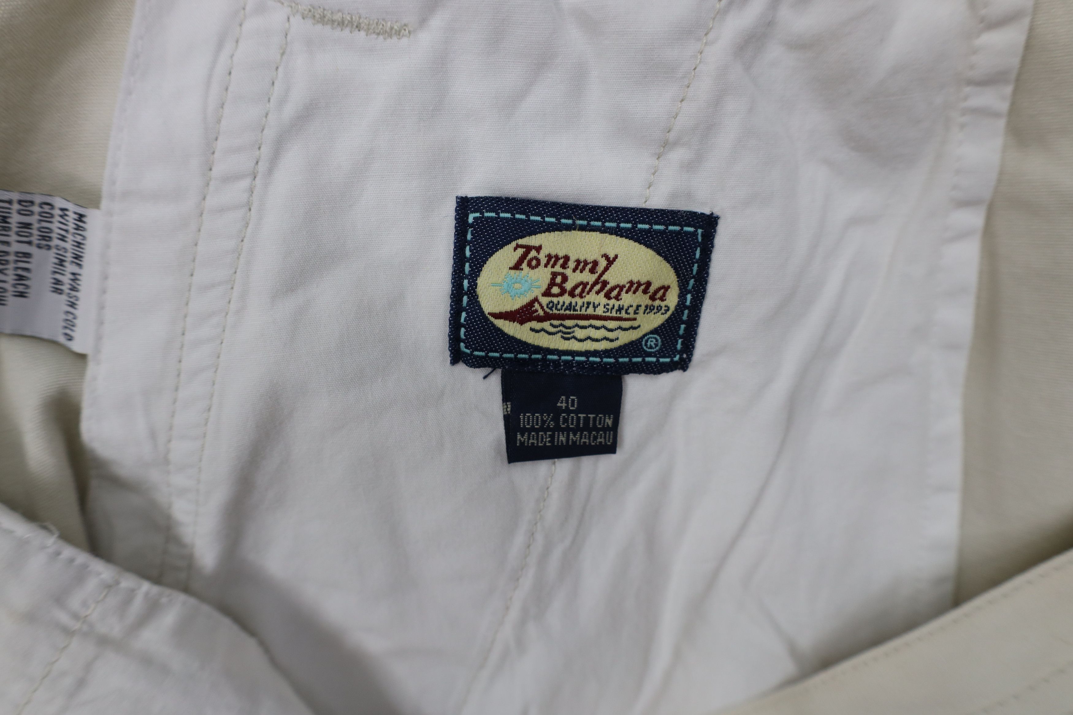 Tommy Bahama Deadstock Vintage 90s Tommy Bahama Knee Cargo Shorts Beige Size US 40 / EU 56 - 12 Thumbnail