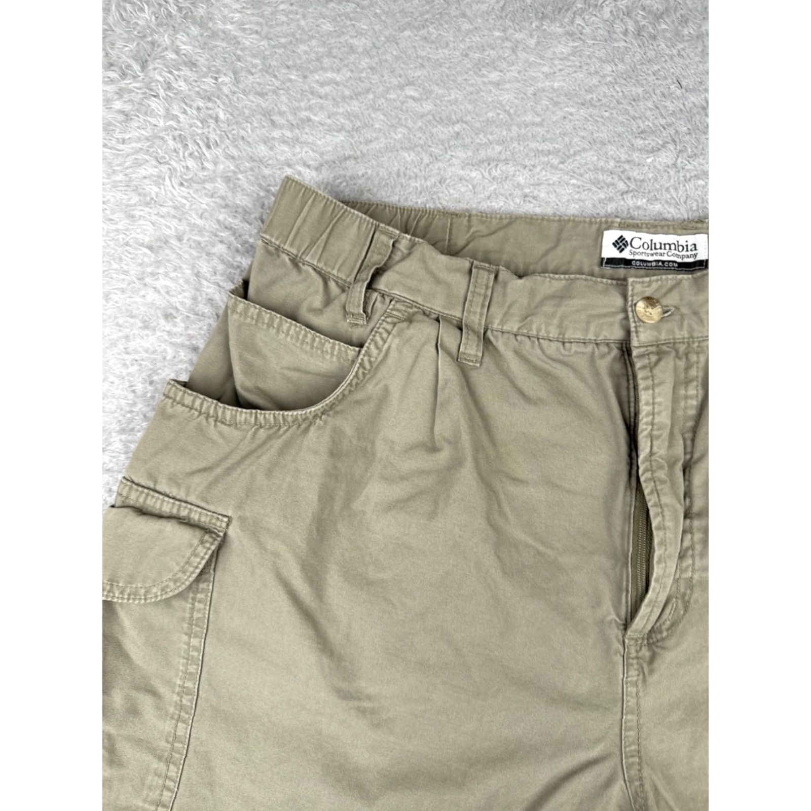 Vintage VINTAGE Columbia Shorts Men 36 Green Cargo 100% Cotton Waist Hike Camp 36x8 Green Cargo Pocket Mens Size US 36 / EU 52 - 4 Thumbnail