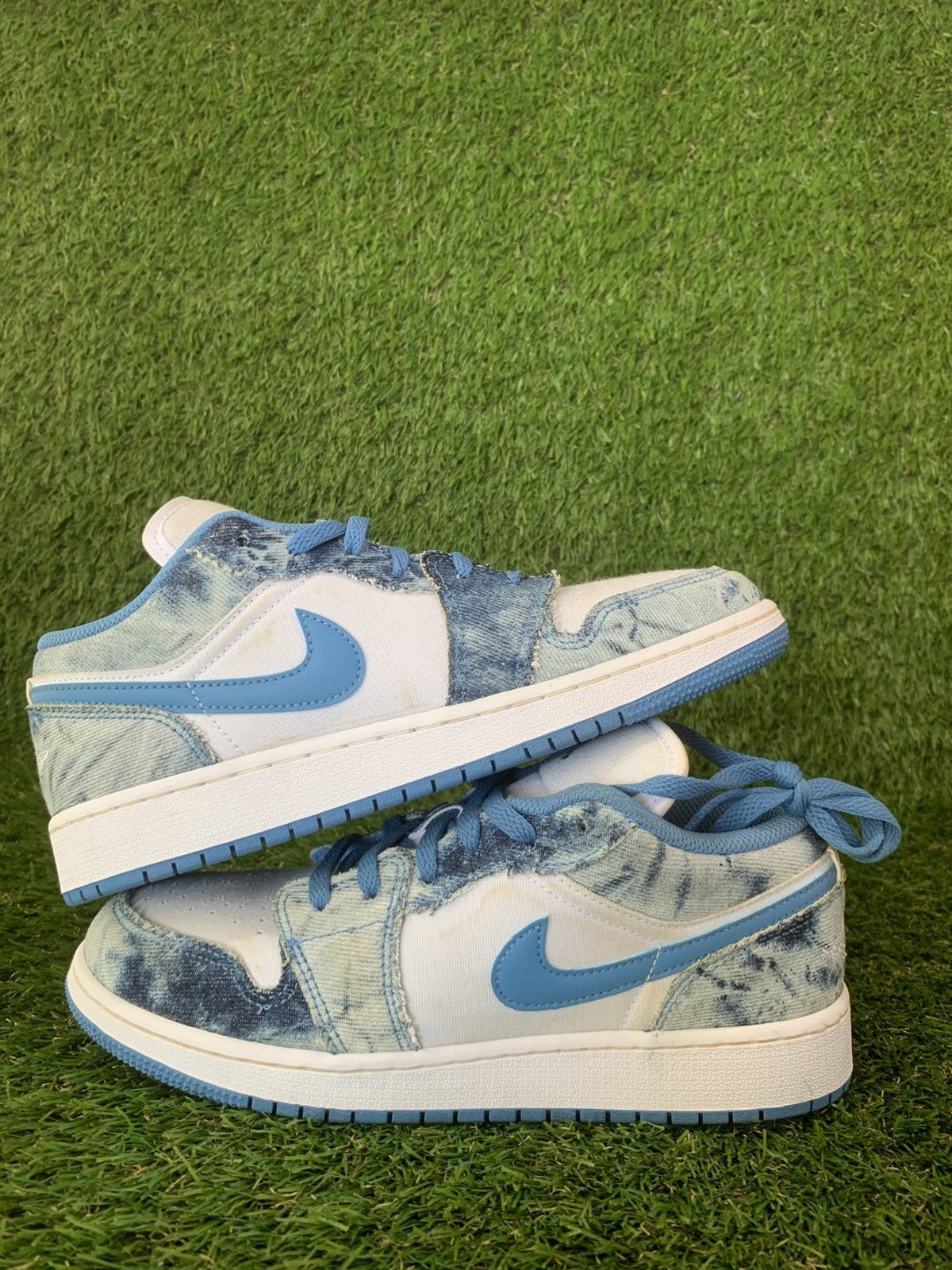 Jordan Brand Aj1 Low washed denim Size US 6 / EU 39 - 1 Thumbnail