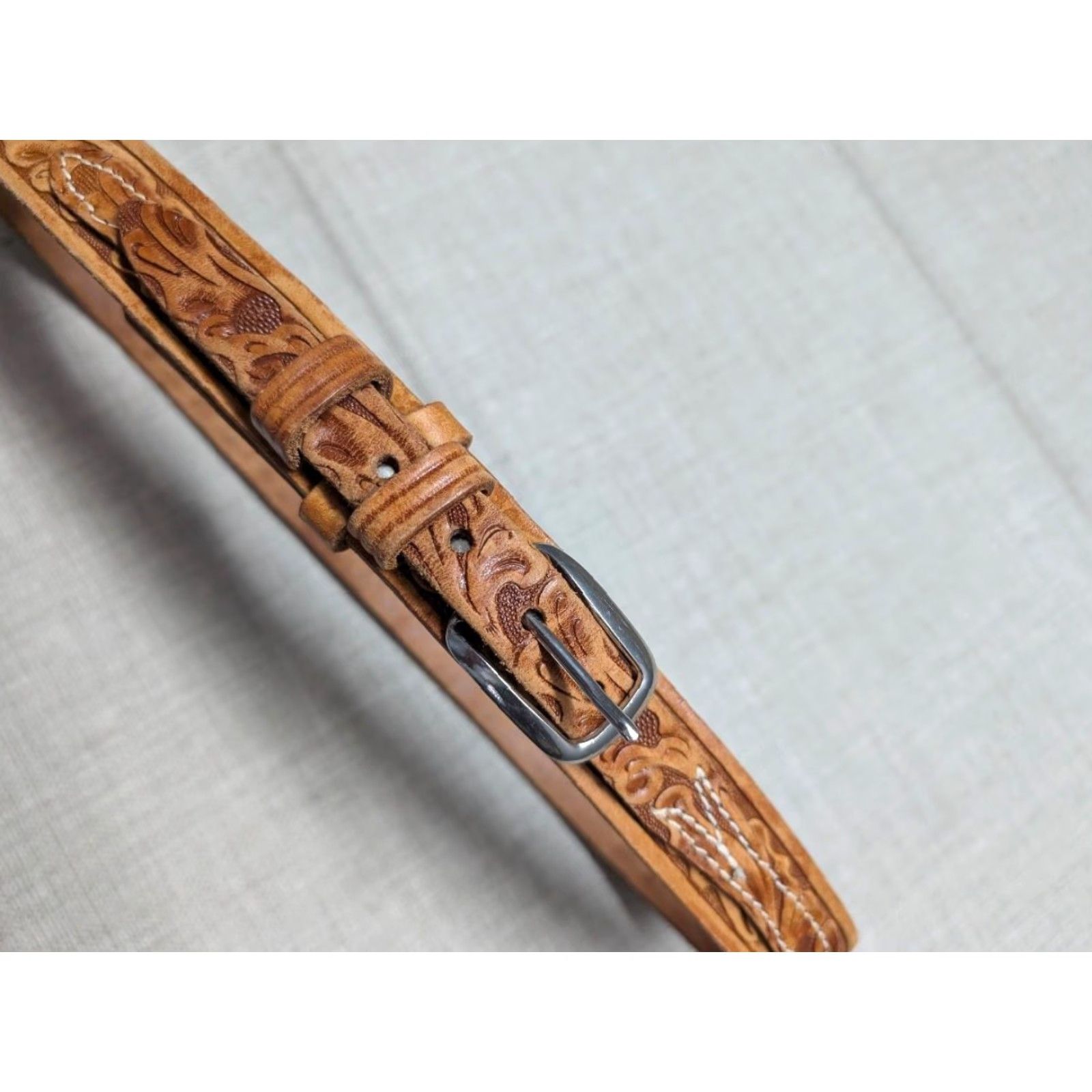 Vintage VINTAGE Looper ranger belt 34 brown floral western belt Cowhide leather Mens 34 Brown floral Ranger Western buckle snaps Size 34 - 3 Thumbnail