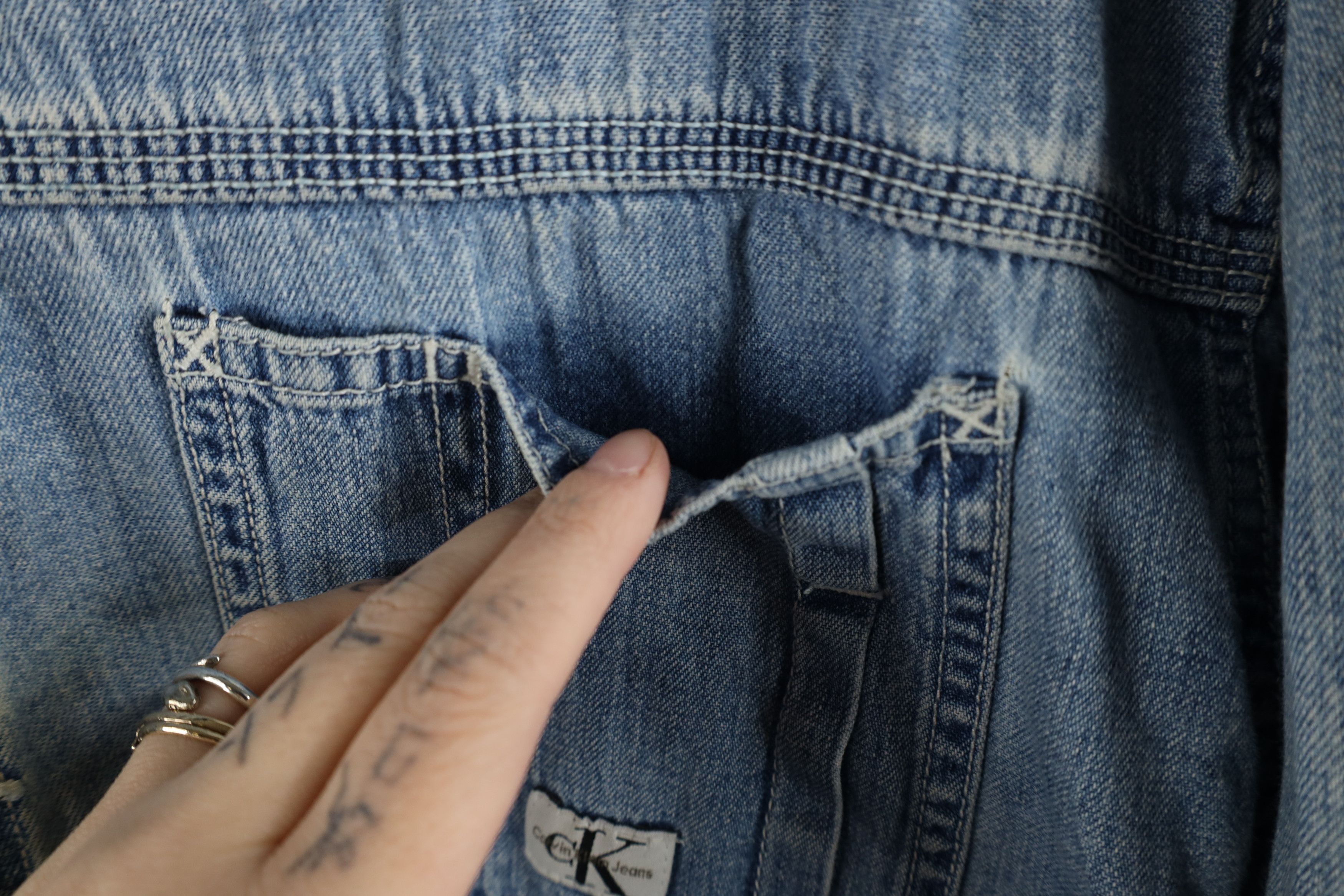 Calvin Klein × Vintage Vintage 90s Calvin Klein Denim Jean Collared Button Shirt Size US XL / EU 56 / 4 - 6 Thumbnail