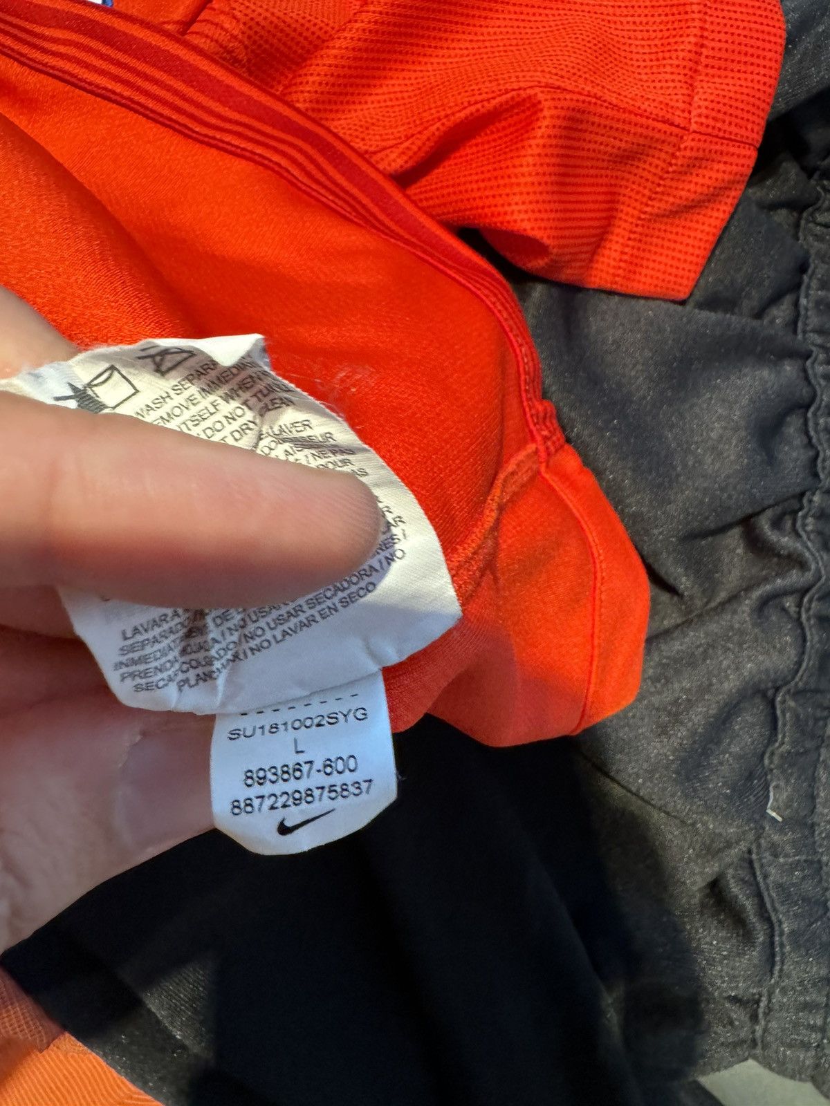 Nike ENGLAND 2018 2019 AWAY SHIRT SOCCER NIKE MENS JERSEY SIZE L Size US L / EU 52-54 / 3 - 8 Thumbnail