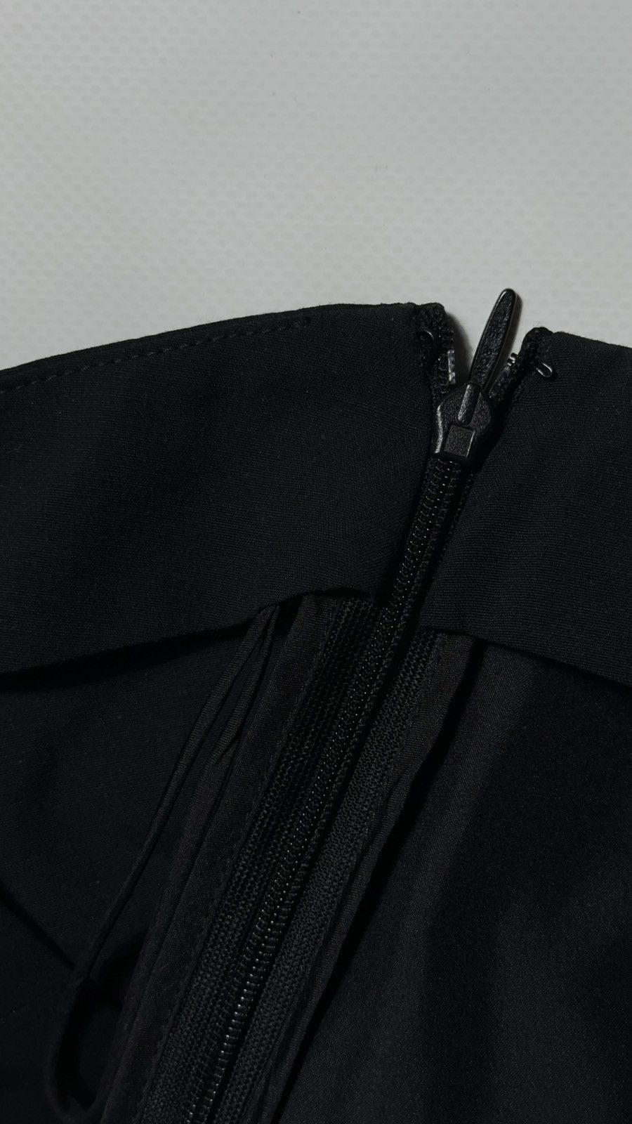 The Row The Row 7249 W1761 black pants wool/viscose/silk Size 26" / US 2 / IT 38 - 8 Thumbnail