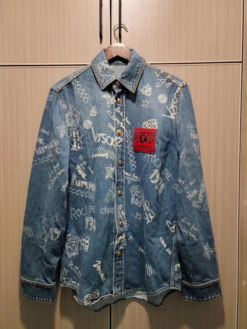 Versace Versace Graffiti denim jacket Size US S / EU 44-46 / 1 - 1 Thumbnail