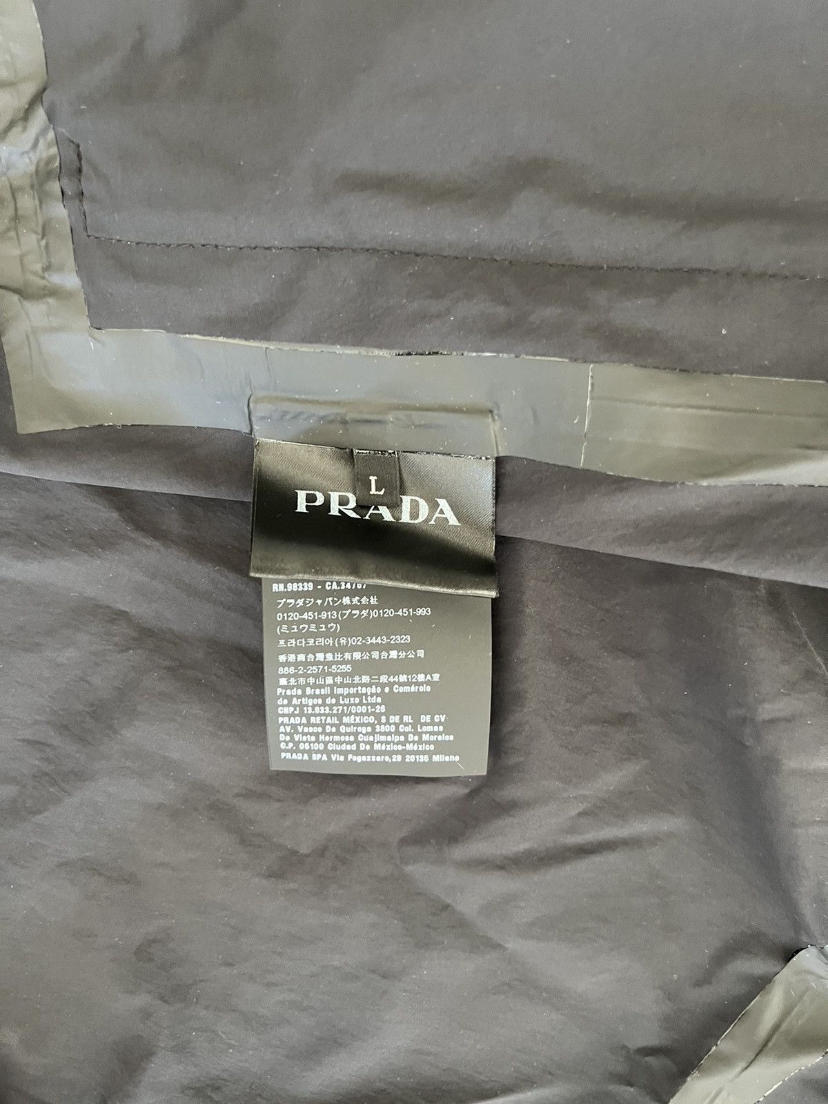 Prada $4k Prada Light technical fabric windbreaker Size US L / EU 52-54 / 3 - 14 Thumbnail