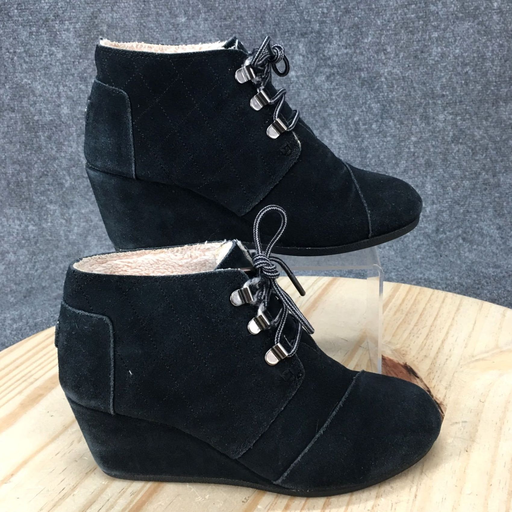 Toms Toms Boots Womens 7 Black Bootie Suede Wedge Lace Up Ankle Comfort Casual Wear Boots Size US 7 / IT 37 - 2 Thumbnail