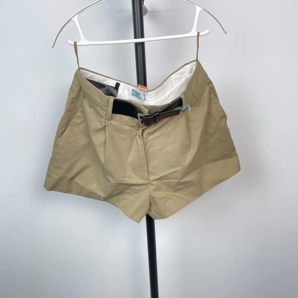Prada Prada Cotton Triangle Logo Beige 170 A shorts Size 27" / US 4 / IT 40 - 1 Thumbnail