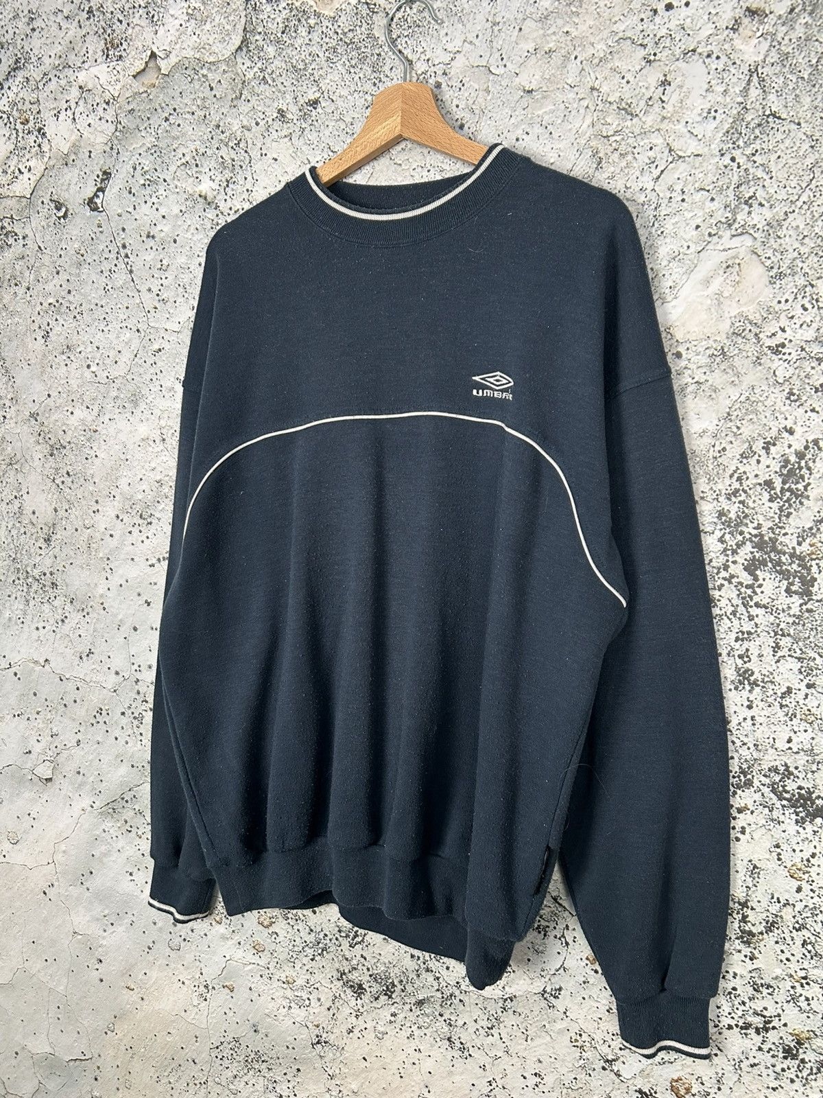 Umbro Umbro Vintage Crewneck Streetwear Baggy Rap Sport Boxy Fit Size US L / EU 52-54 / 3 - 2 Thumbnail